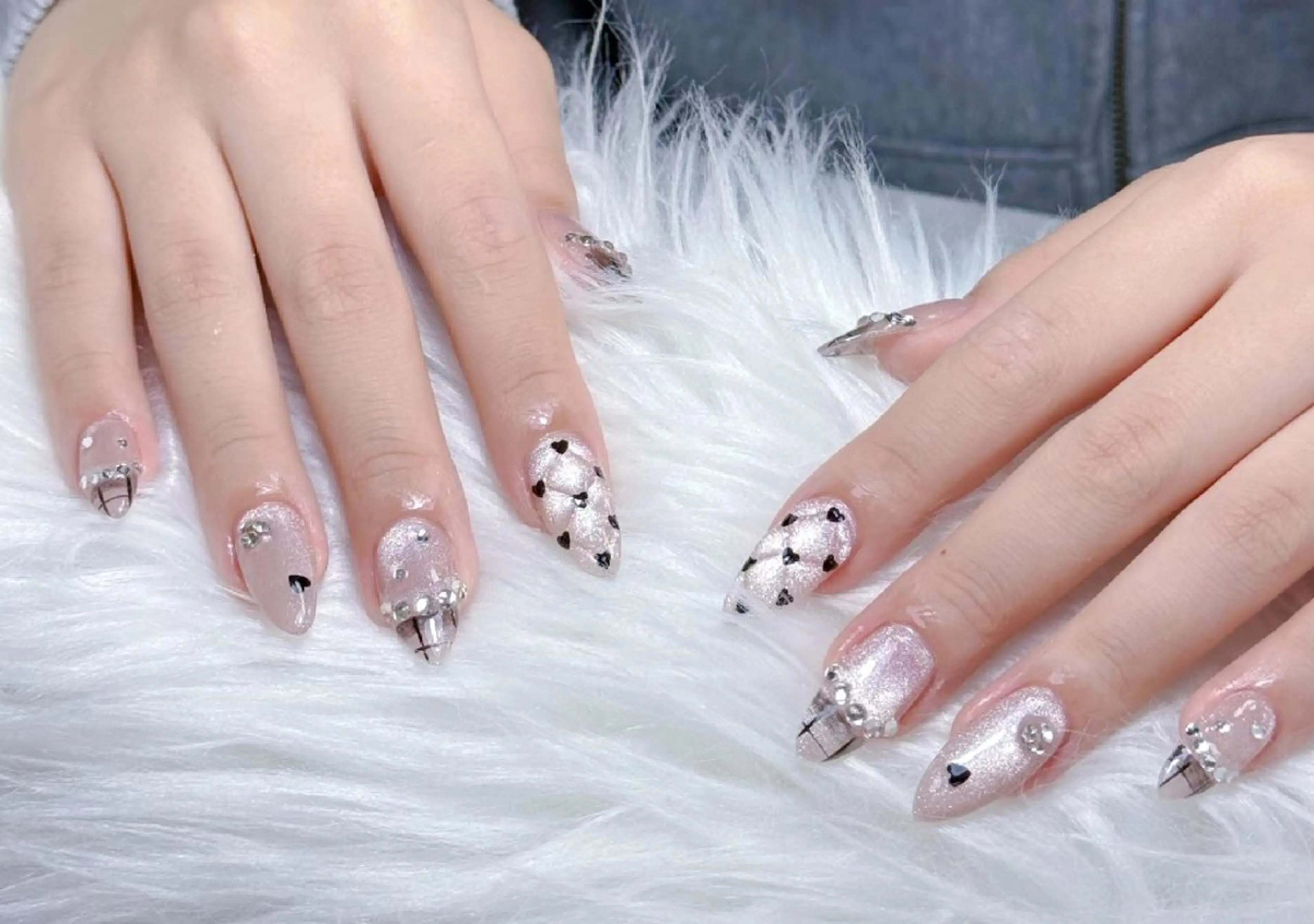 ネイル 小島 阿佑美のネイルデザイン