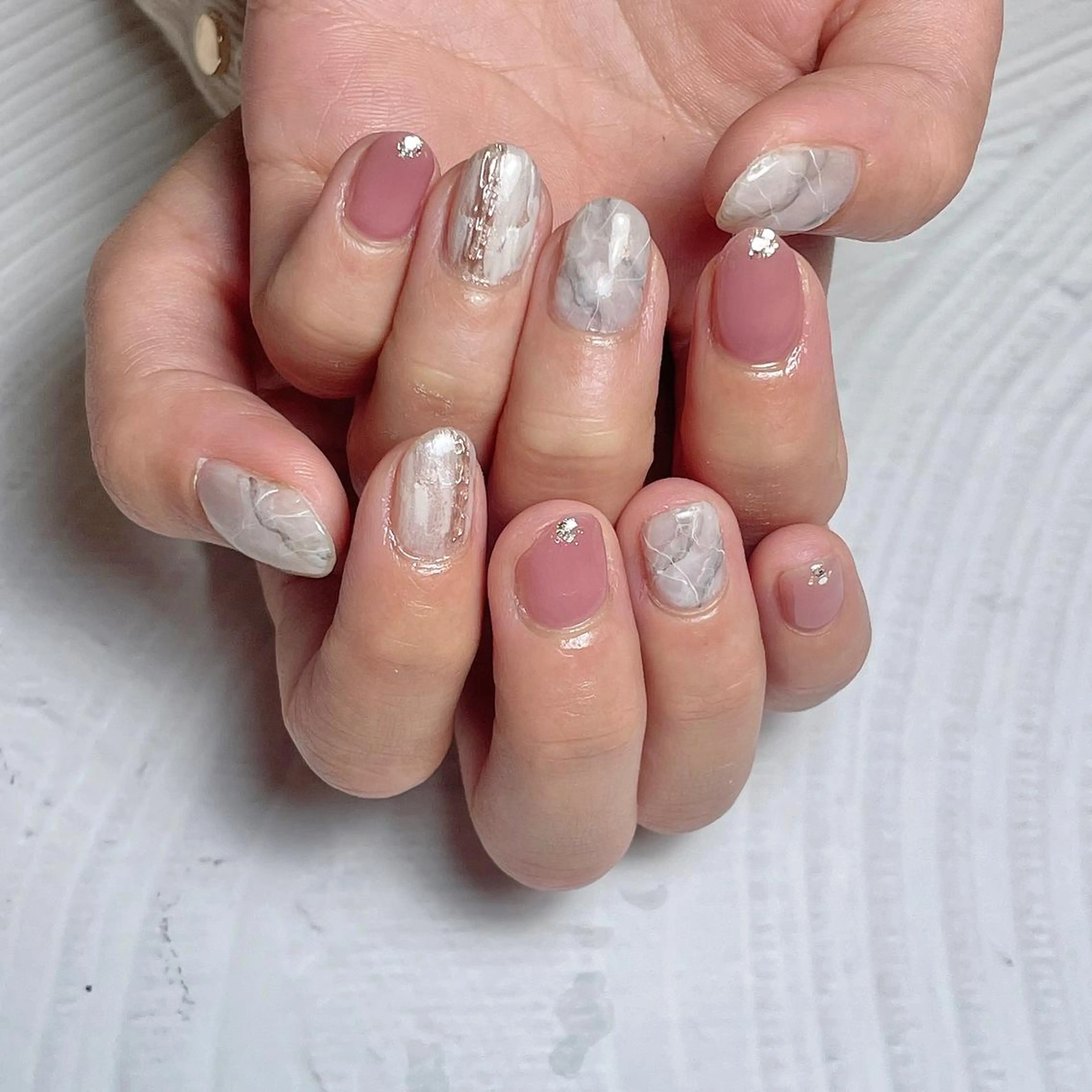 ネイル 大理石ネイル(マーブル) ニュアンスネイル amulet TOMOMIのネイルデザイン