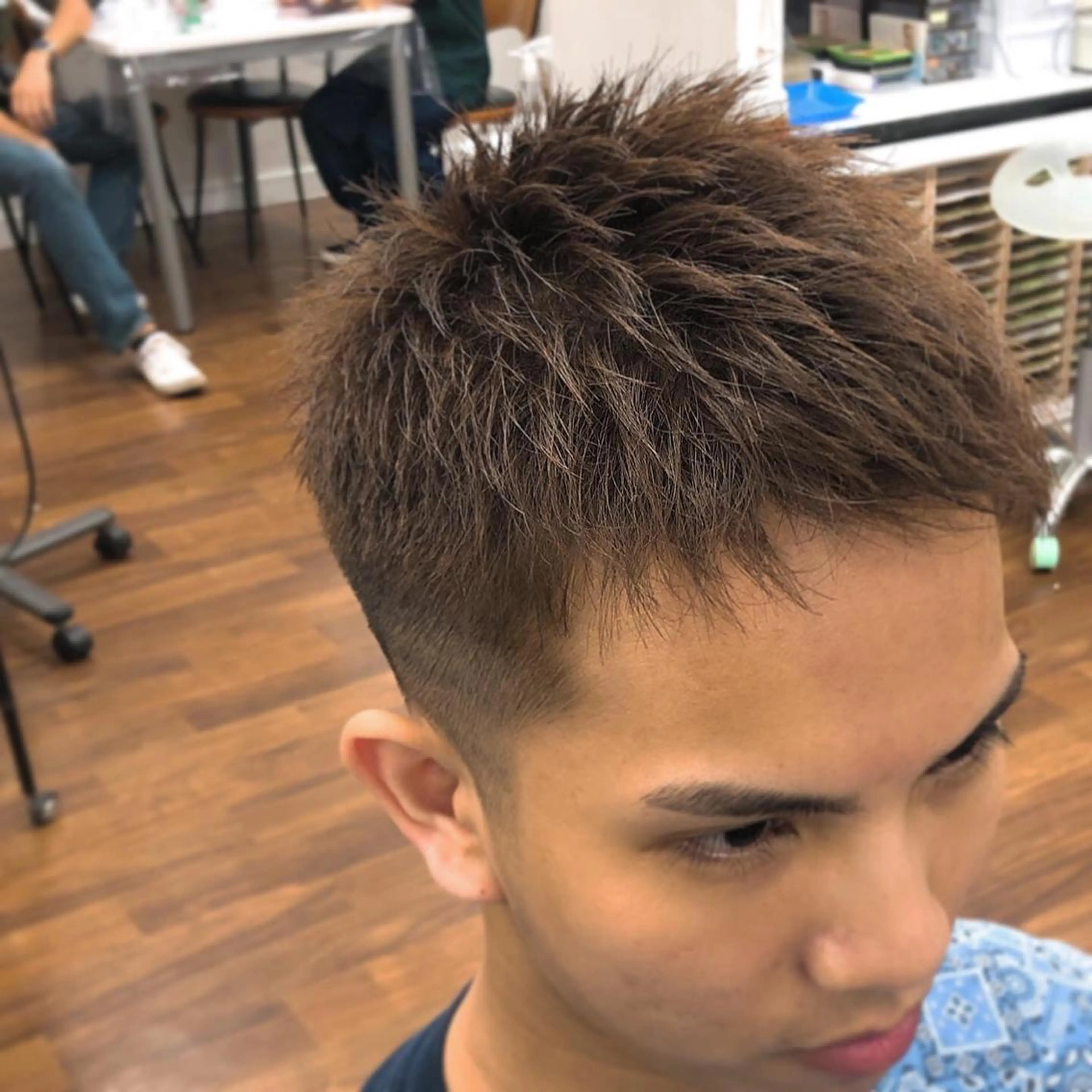 ショート カラー メンズ モヒカン ソフトモヒカン 本橋 琴実のヘアスタイル