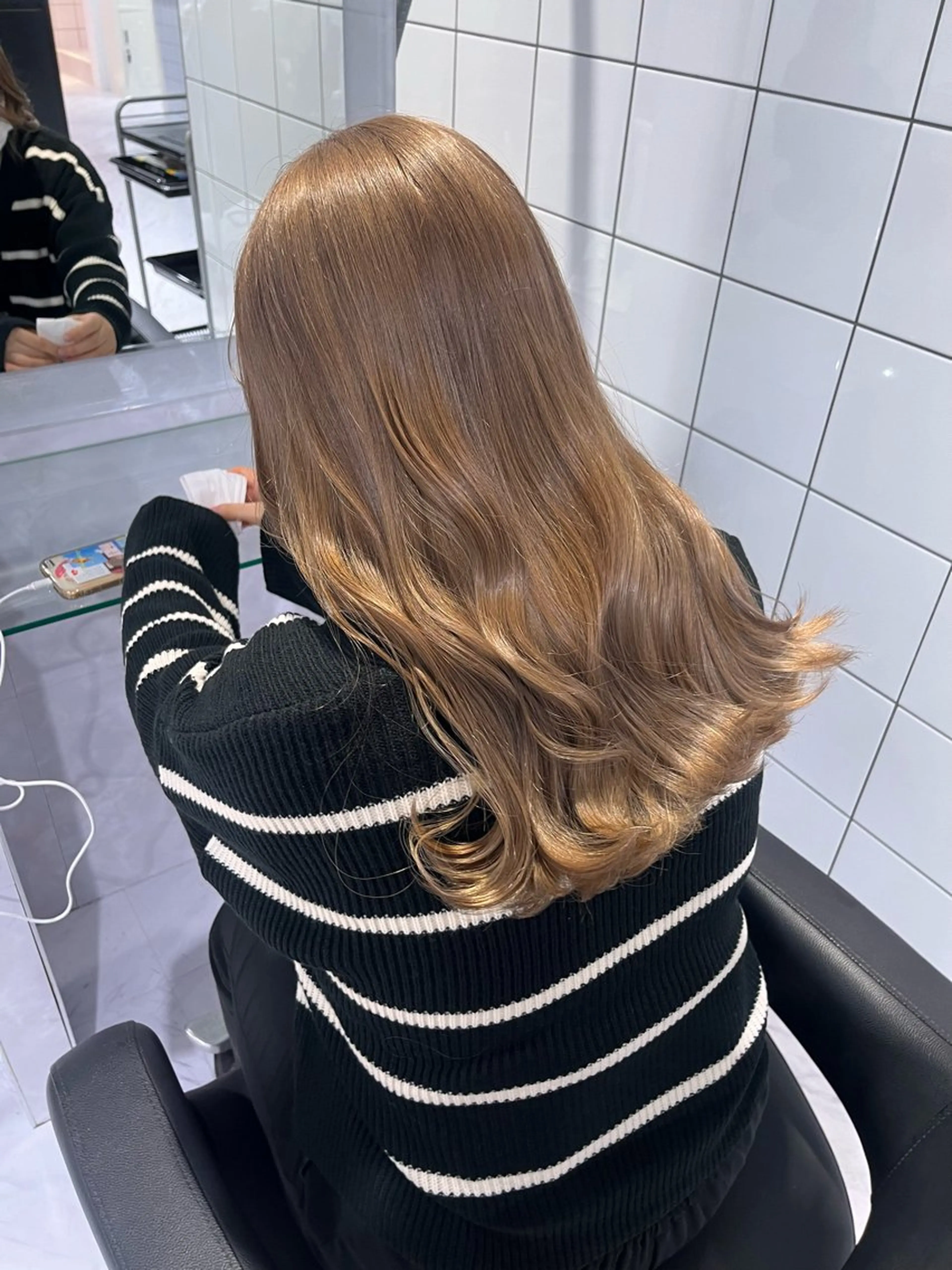 セミロング カラー 🫧うる艶トレンド 🫧透明感カラーのヘアスタイル