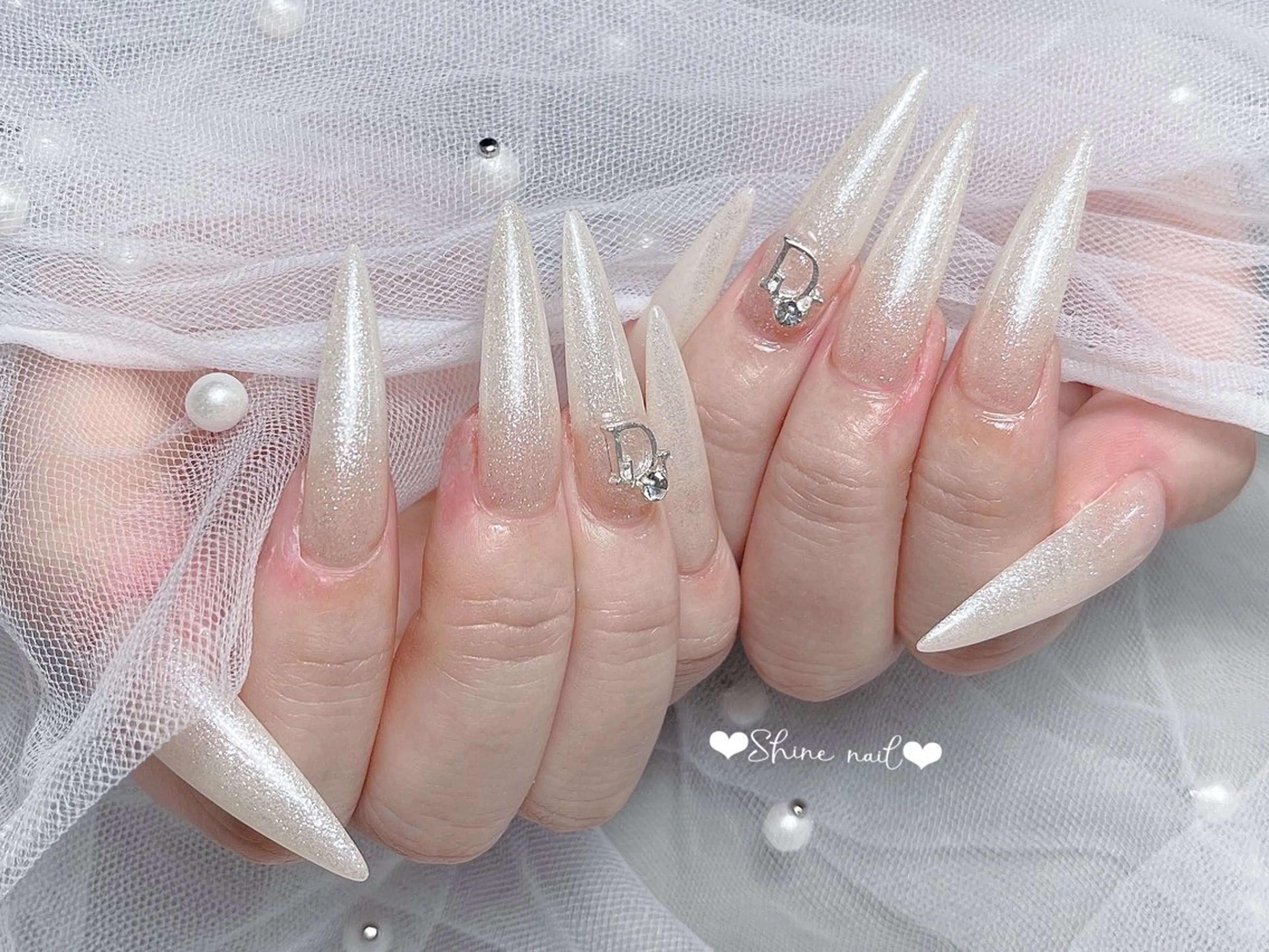 ネイル ハンドネイル 〜Shine Nail〜【サイナネイル】パラジェル／ 長さだし／持ち込み／ワンホン／フィルイン所属・サイナ🎀 長さだし&デザインのネイルデザイン