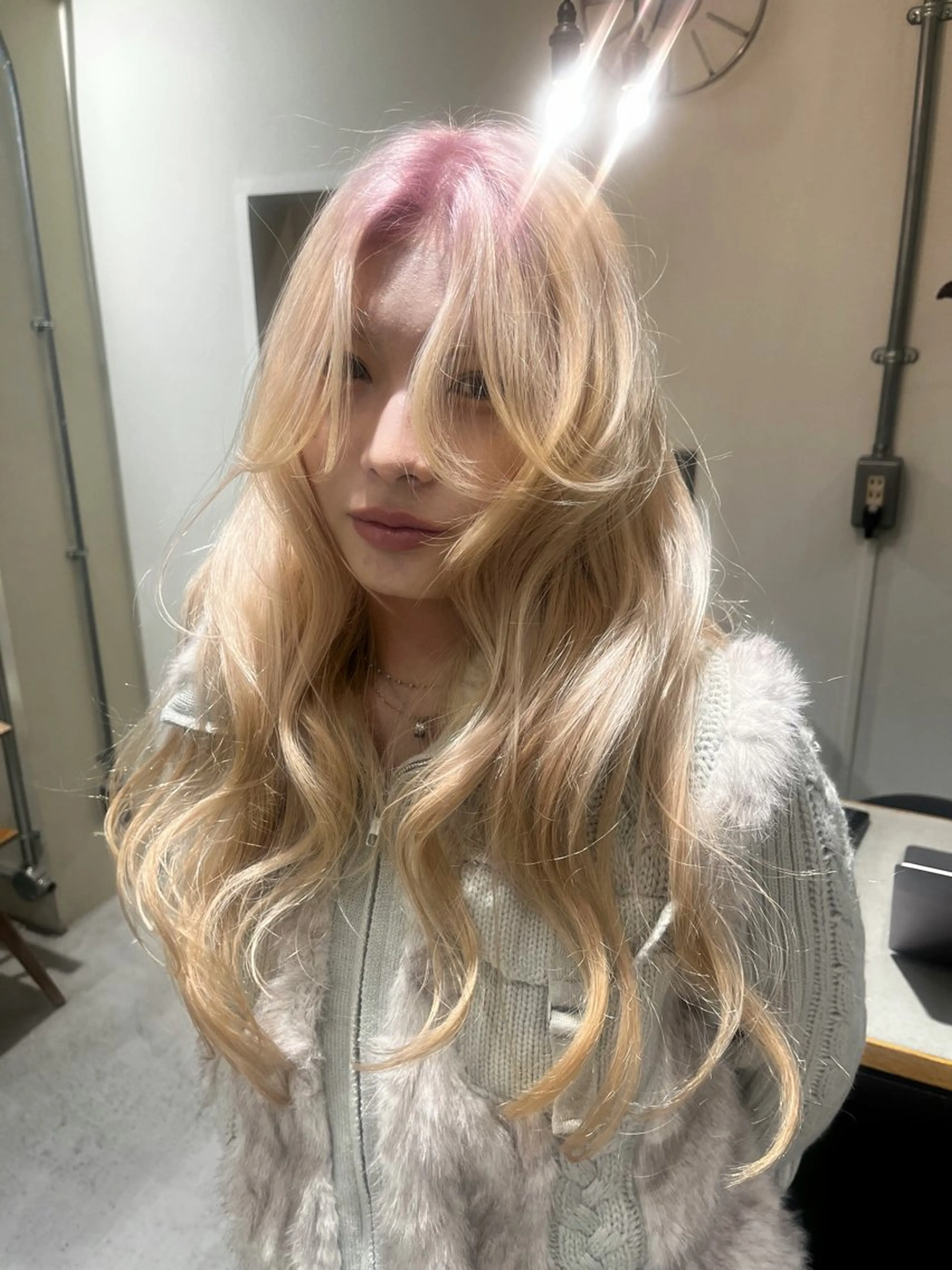 ロング カラー ブリーチ ヘアカラー 🦮shiori アイドルオタク🦮のヘアスタイル