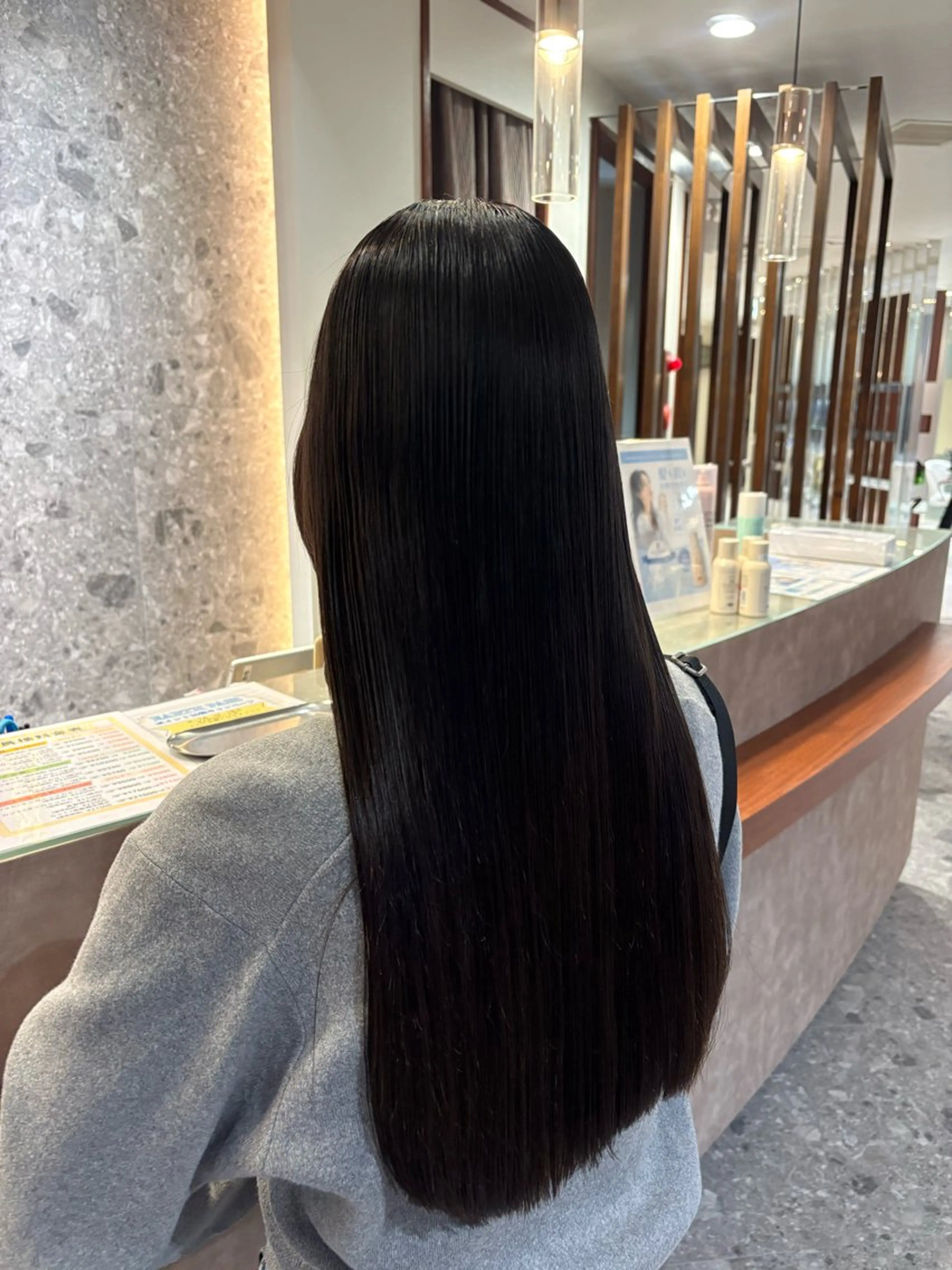 ロング 縮毛矯正 トリートメント 関 真理菜のヘアスタイル