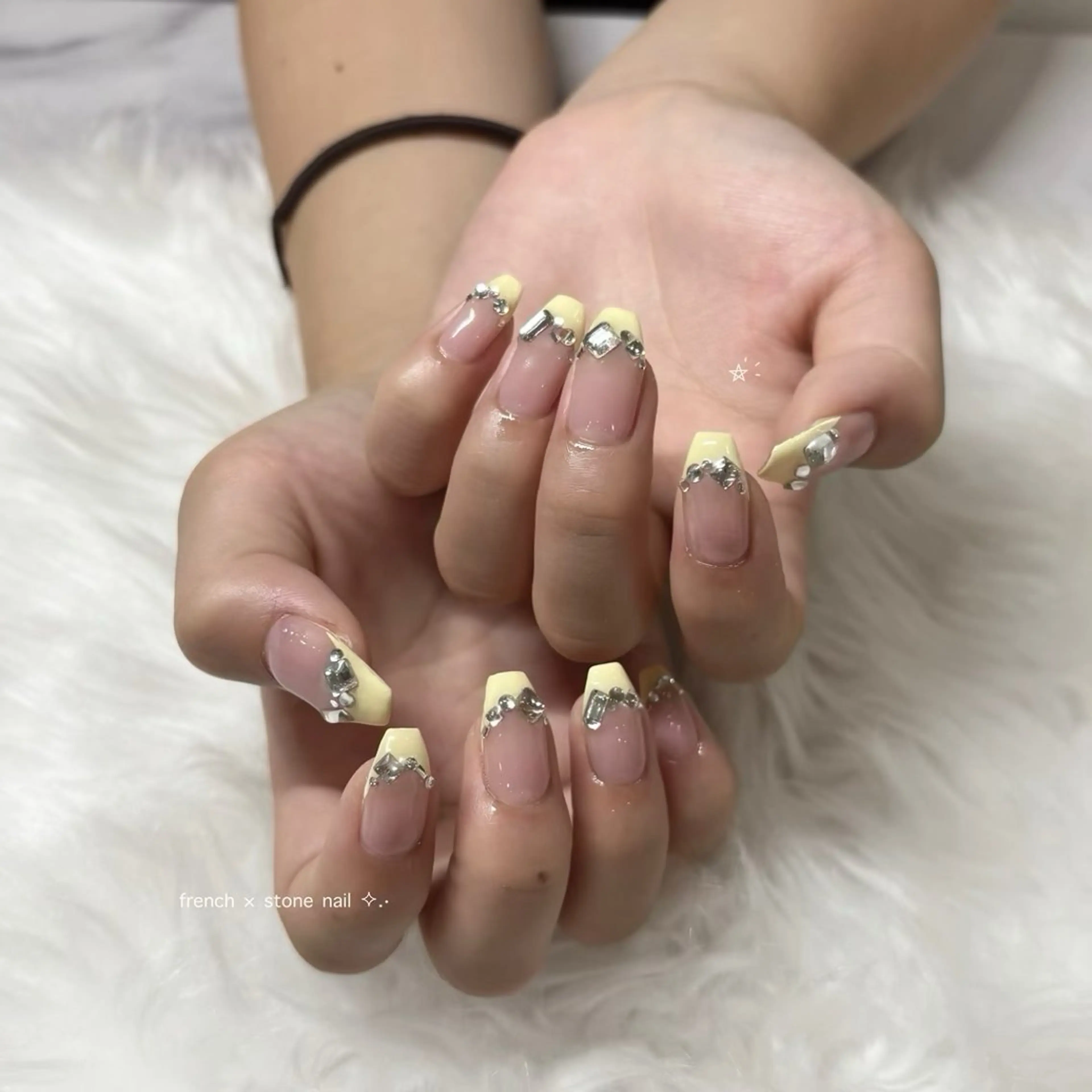 ネイル ハンドネイル REVIA: natsukiのネイルデザイン