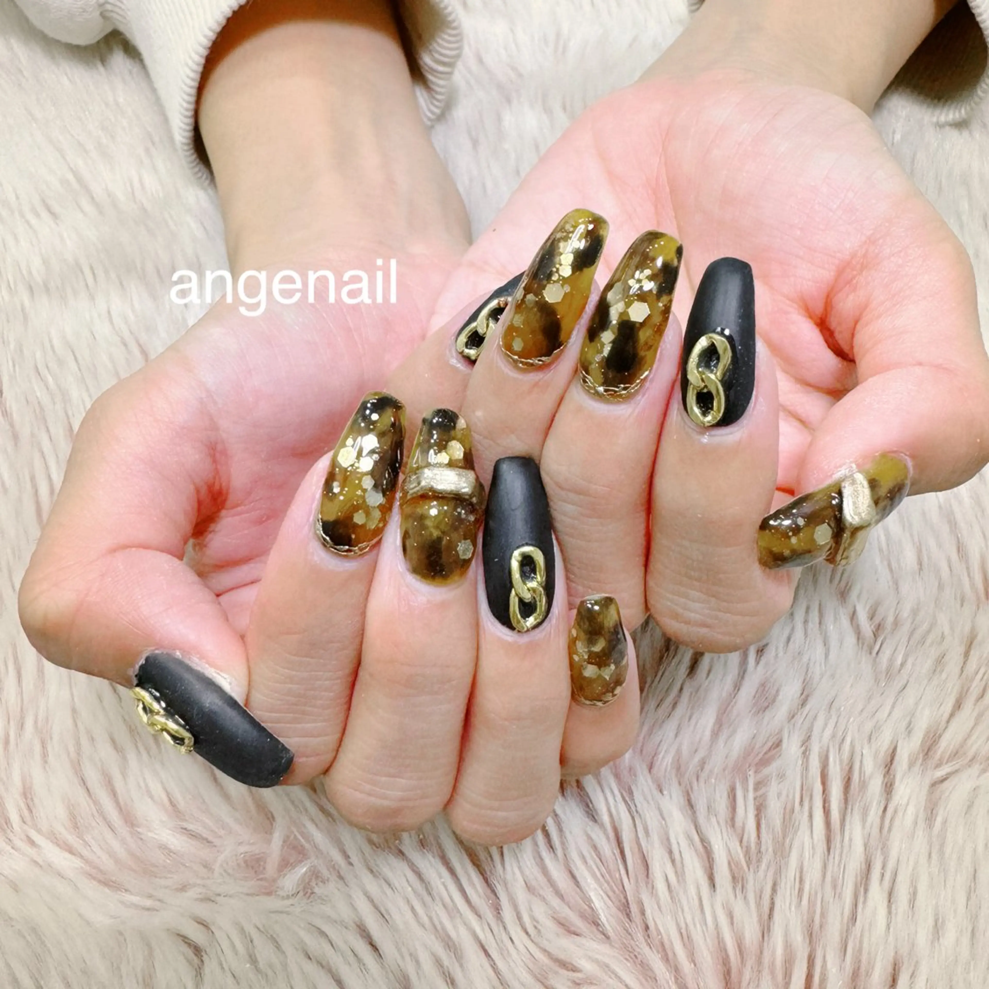 ネイル ハンドネイル オーナーネイリスト MAKIのネイルデザイン