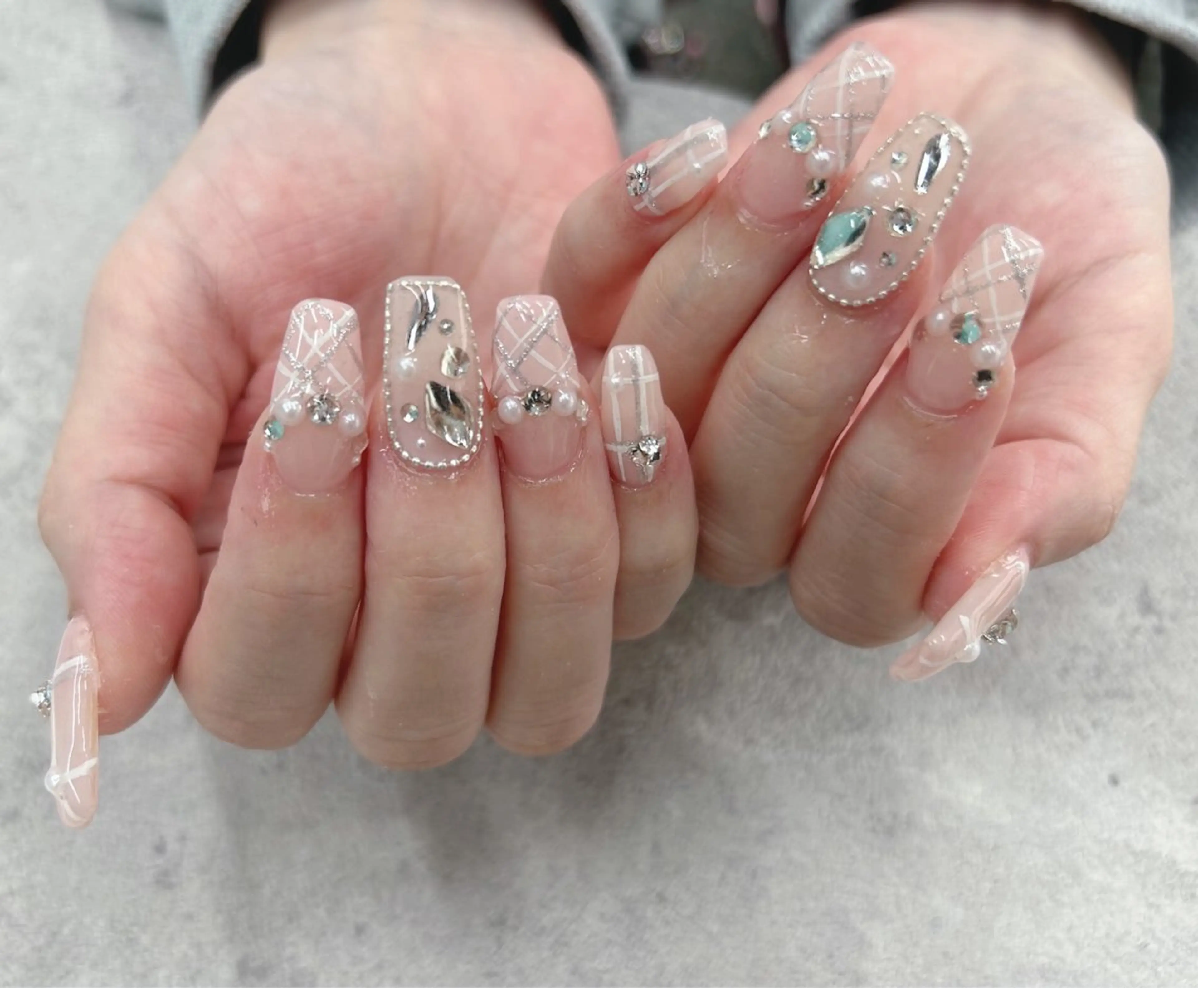 ネイル ガーリー ハンドネイル agré ネイルサロン　アグレのネイルデザイン