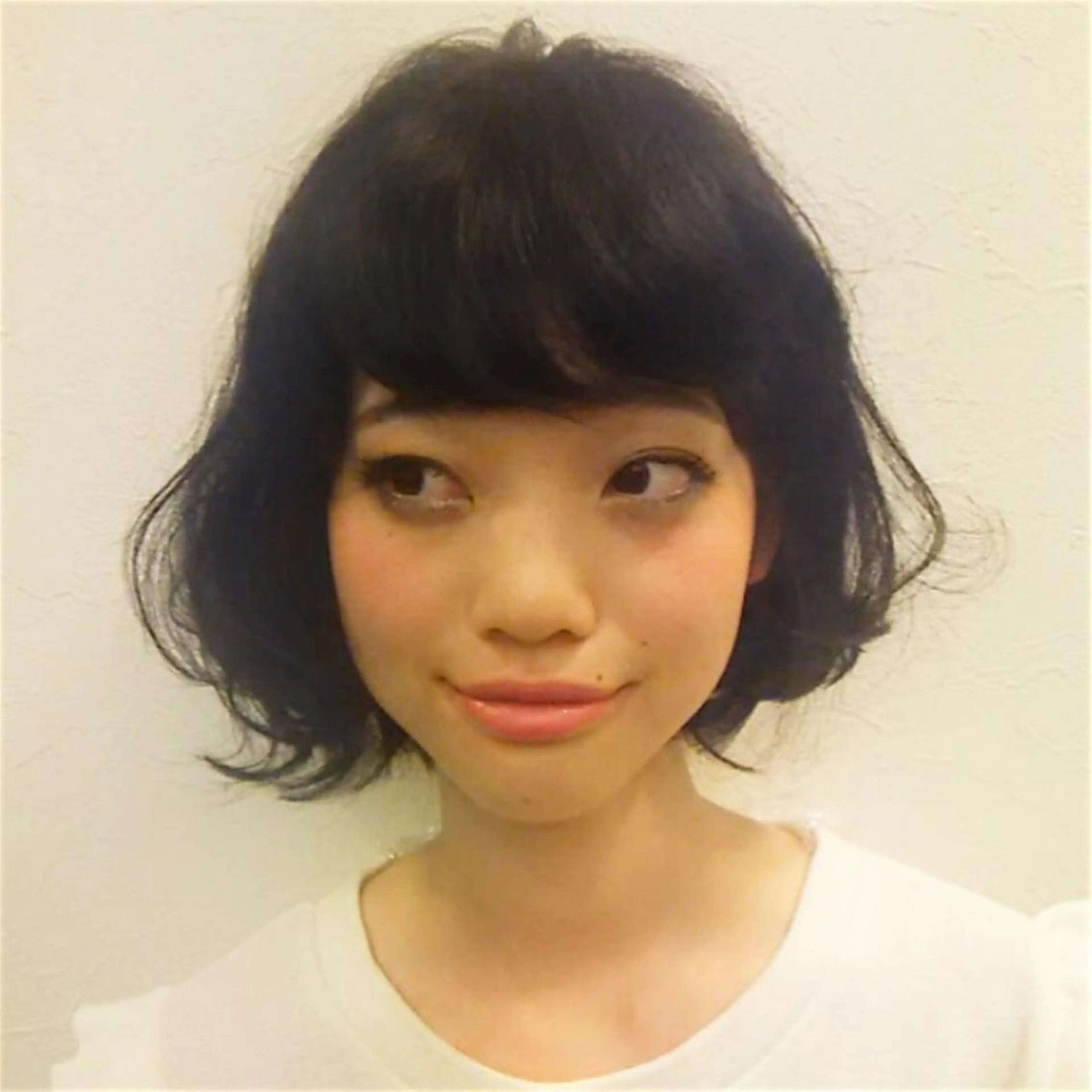 ミディアム パーマ 切りっぱなしボブ ミディアムパーマ ボブ HBLディプロマ所有 AZUSAのヘアスタイル