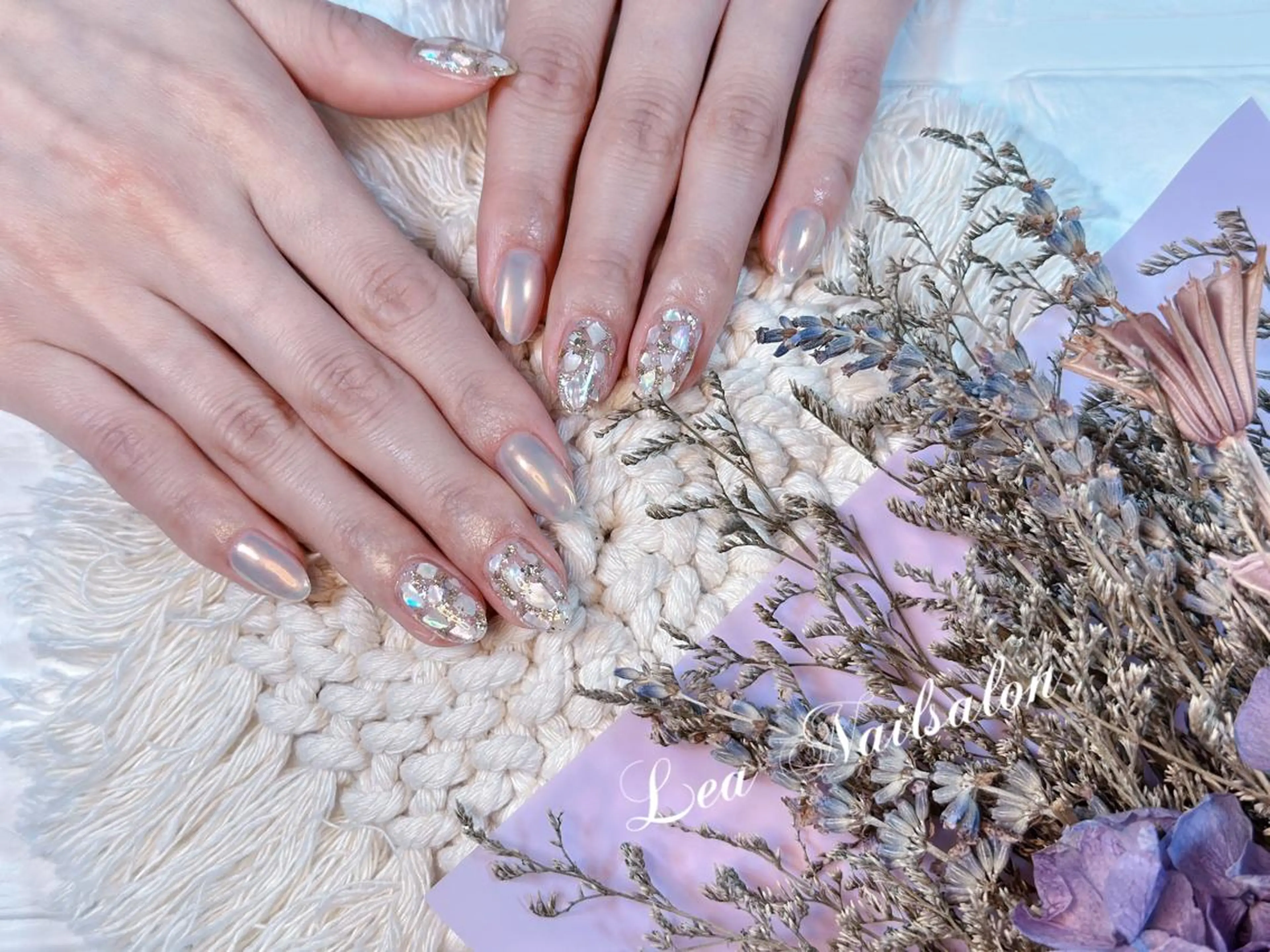 ミディアム カラー ネイル Le’a NailSalonのネイルデザイン
