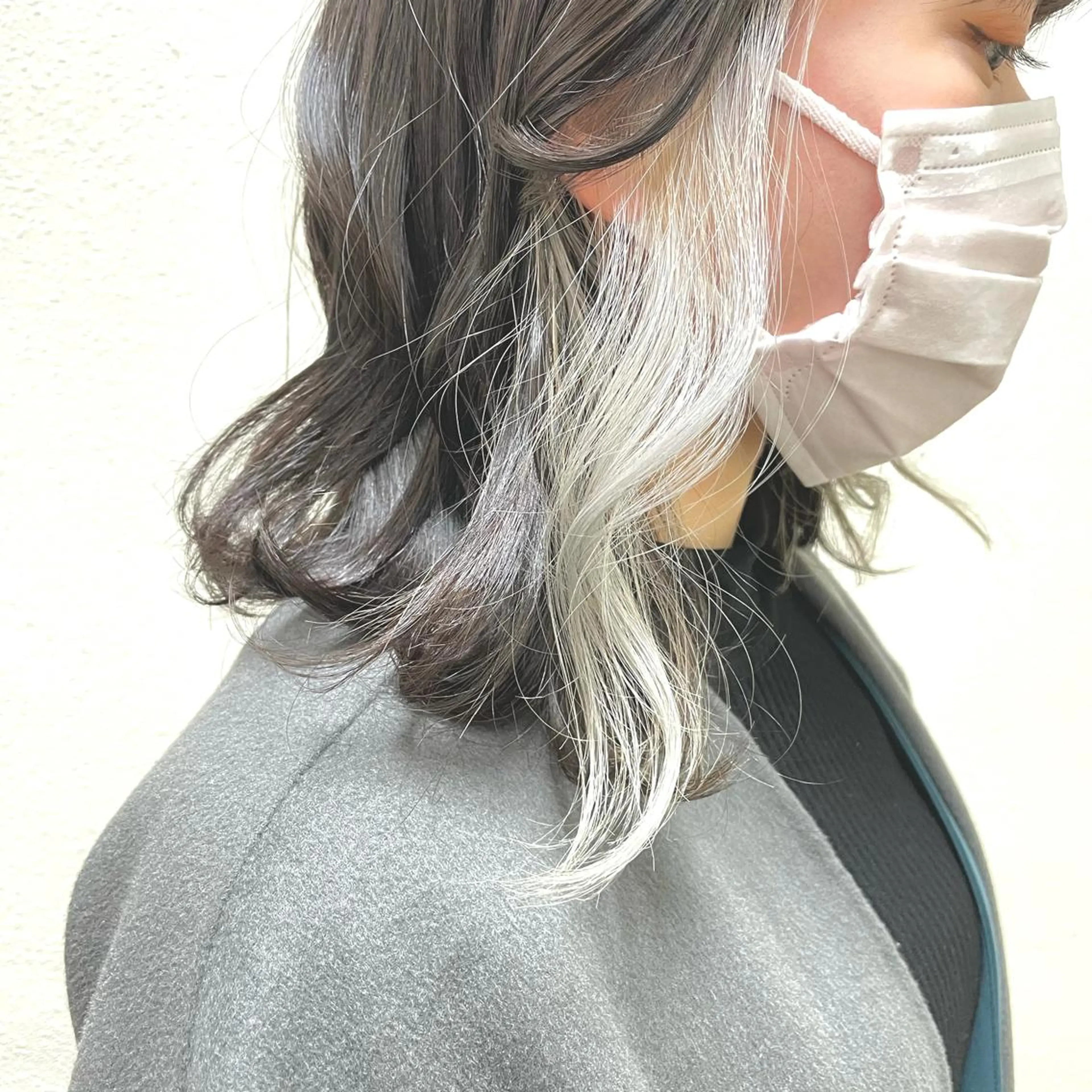 ミディアム カラー パーマ ヘアアレンジ メンズ キッズ ネイル マツエク・マツパ メンズブリーチ メンズハイライト メンズインナーカラー メンズ韓国風 アディクシーカラー 切りっぱなしヘアボブ ミディアムヘアRYOのヘアスタイル
