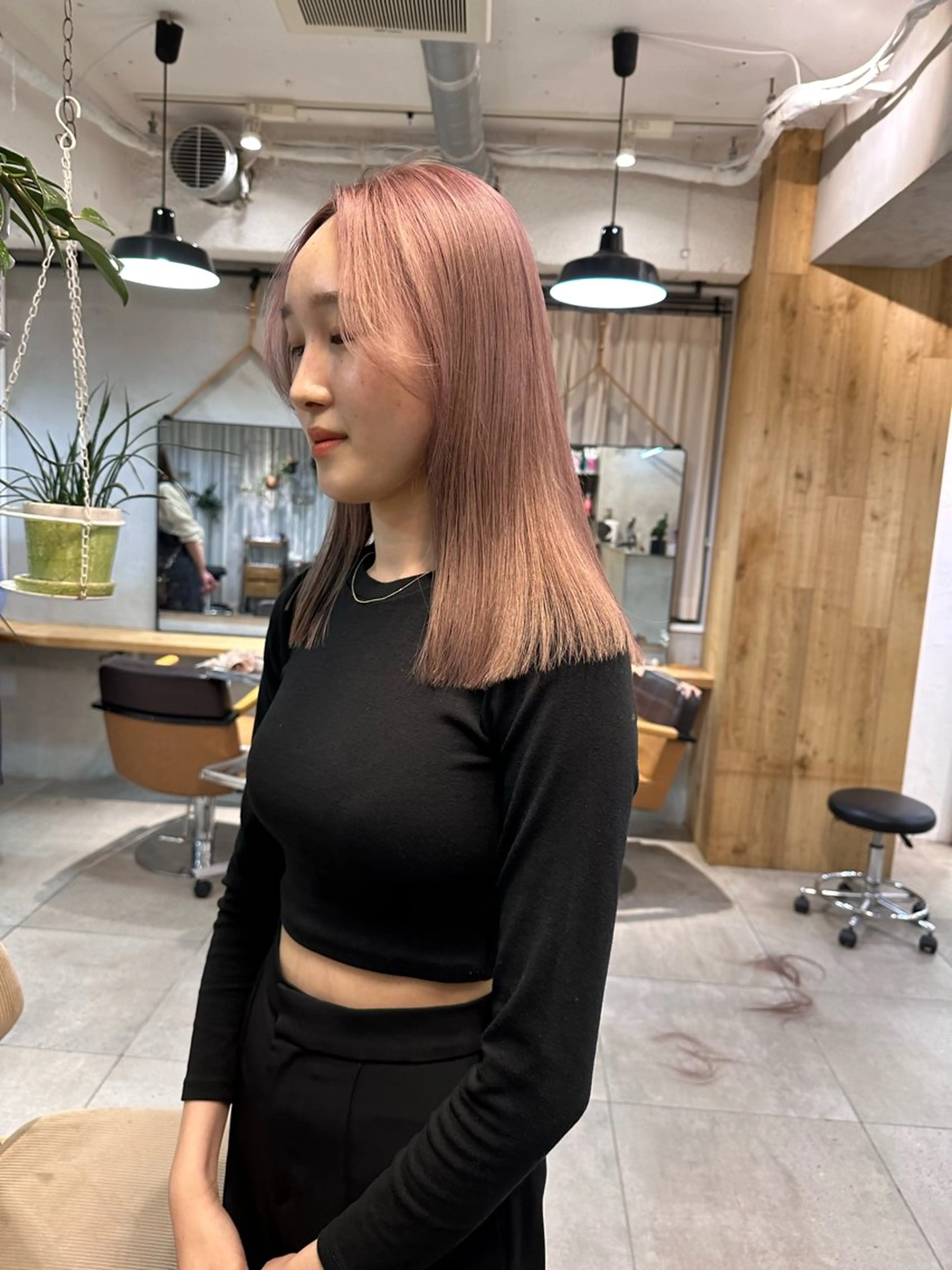 ミディアム カラー ブリーチ ハイトーンカラー ブリーチなしカラー ボブ REINA☁️透明感 カラー/ぷつっと♡のヘアスタイル