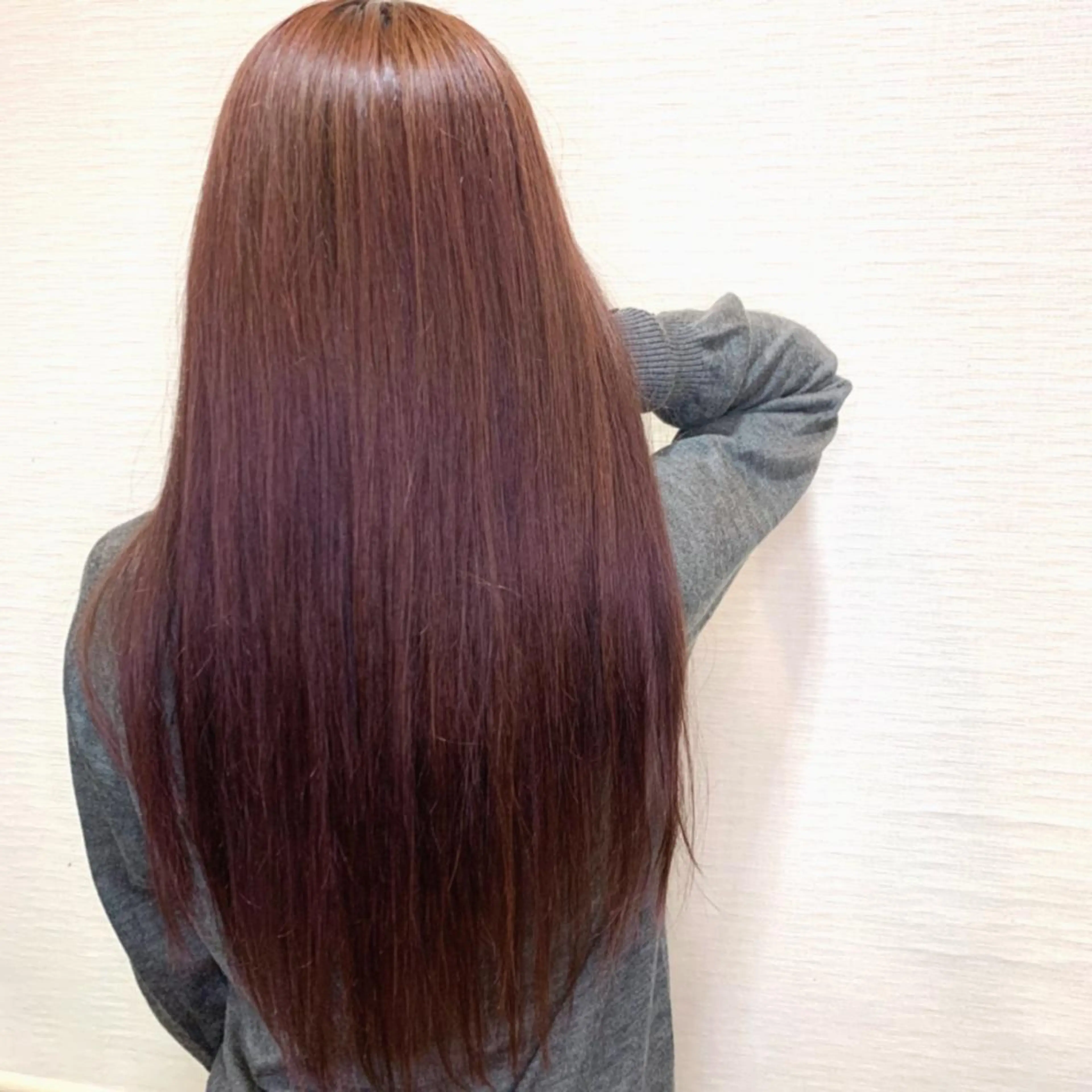 ロング カラー ブリーチ ブリーチなしカラー ピンクカラー 佐藤 瑚碧のヘアスタイル