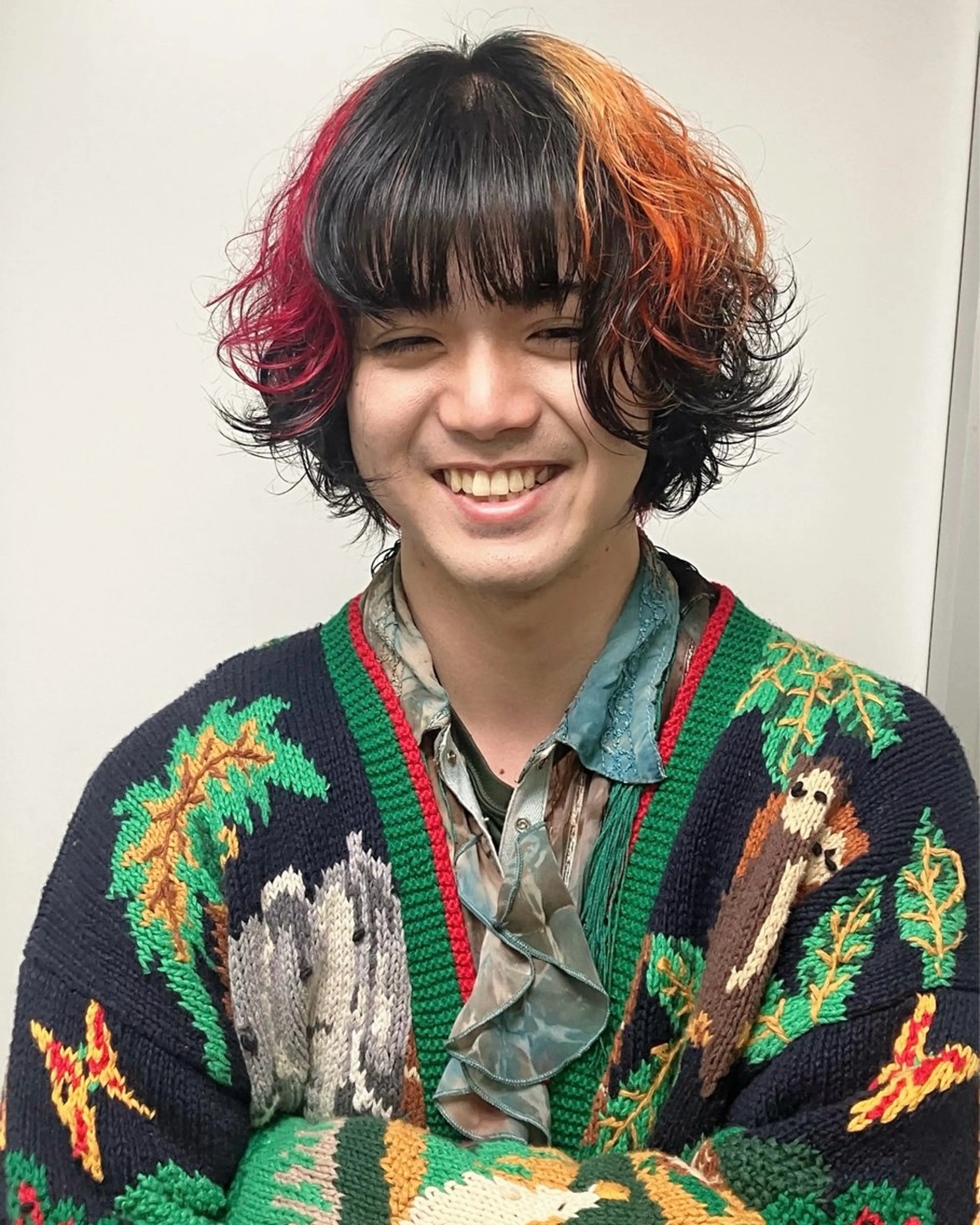 ショート カラー デザインカラー ハイトーンカラー 顔まわりレイヤー 姫カット レイヤーカット カット ヘアカラー fumikaブリーチ /ウルフのヘアスタイル