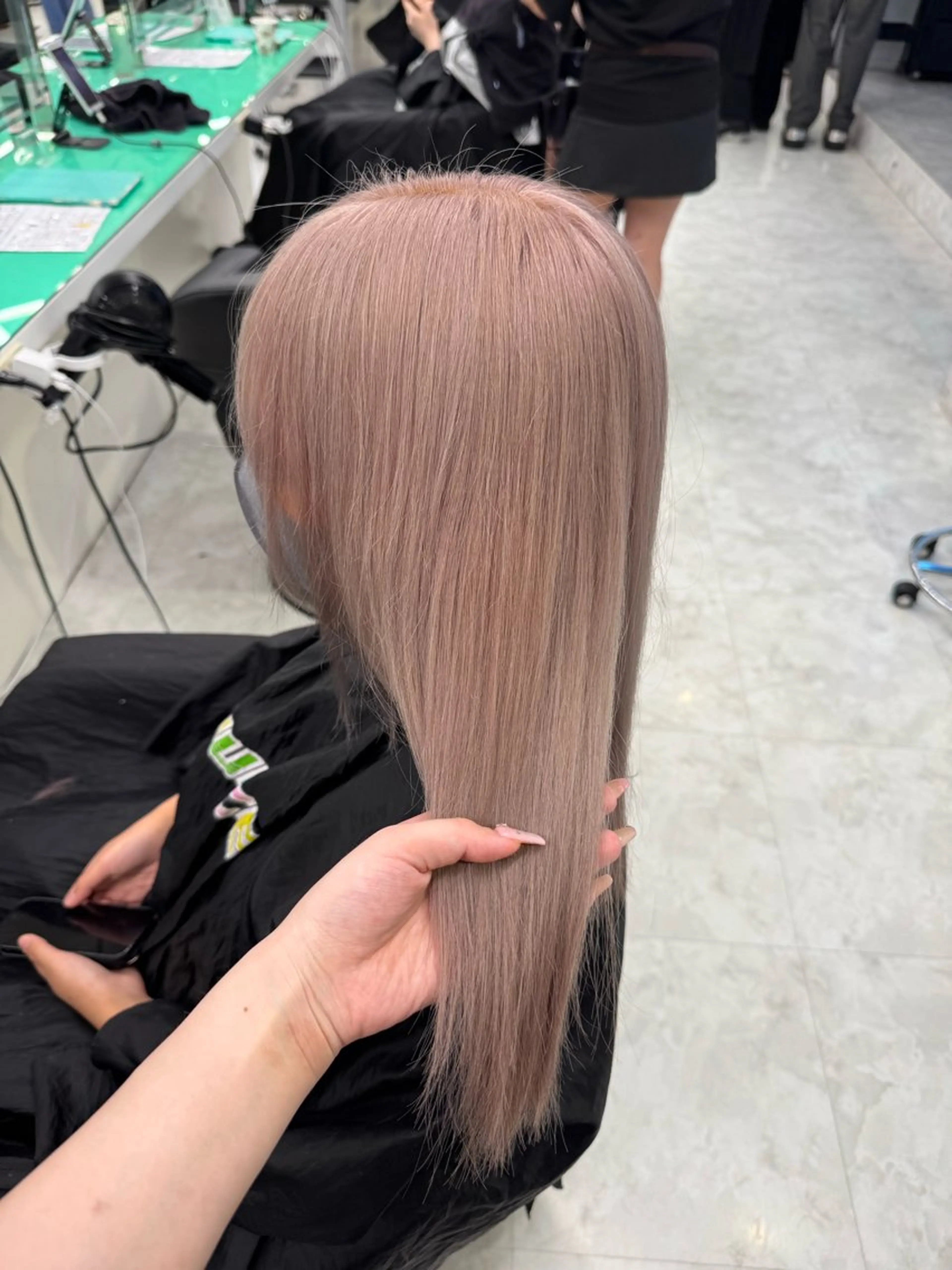 カラー ミルクティーベージュ 🤍Yumeのヘアスタイル