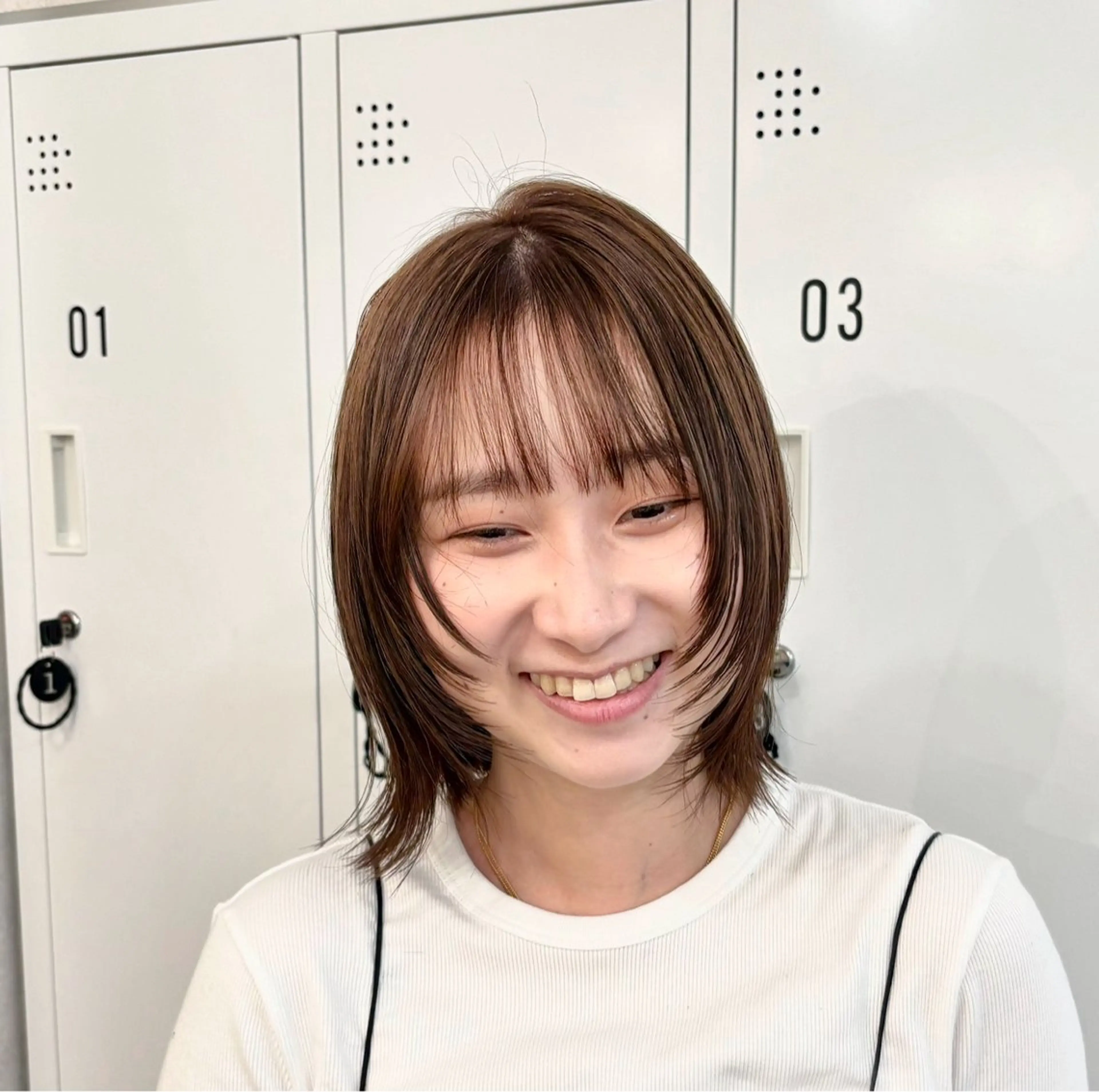 ショート カラー ボブ 顔まわりレイヤー レイヤーカット ネヅ カオルのヘアスタイル