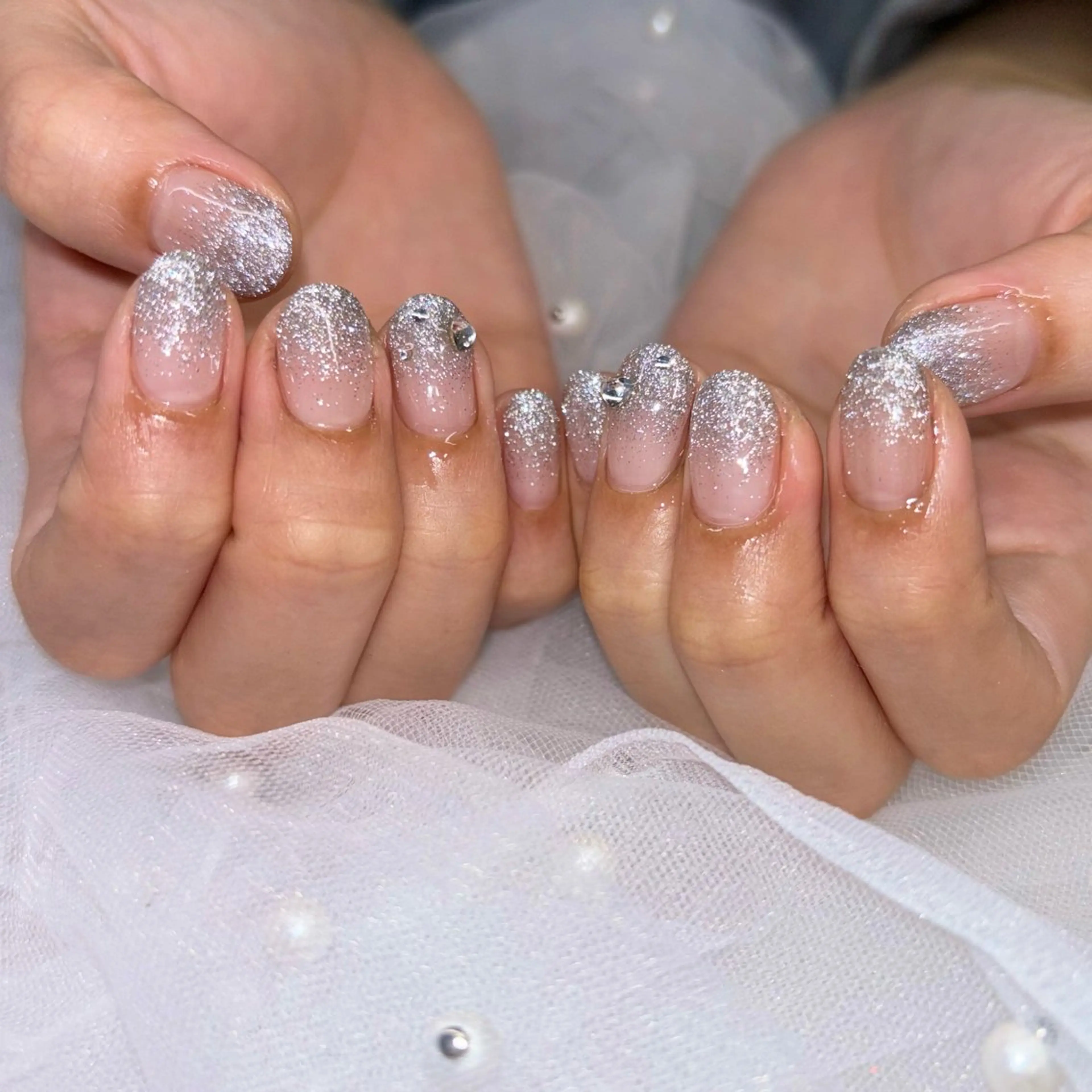 ネイル フラッシュネイル シルバー ストーンネイル ハンドネイル 荒巻 めいのネイルデザイン