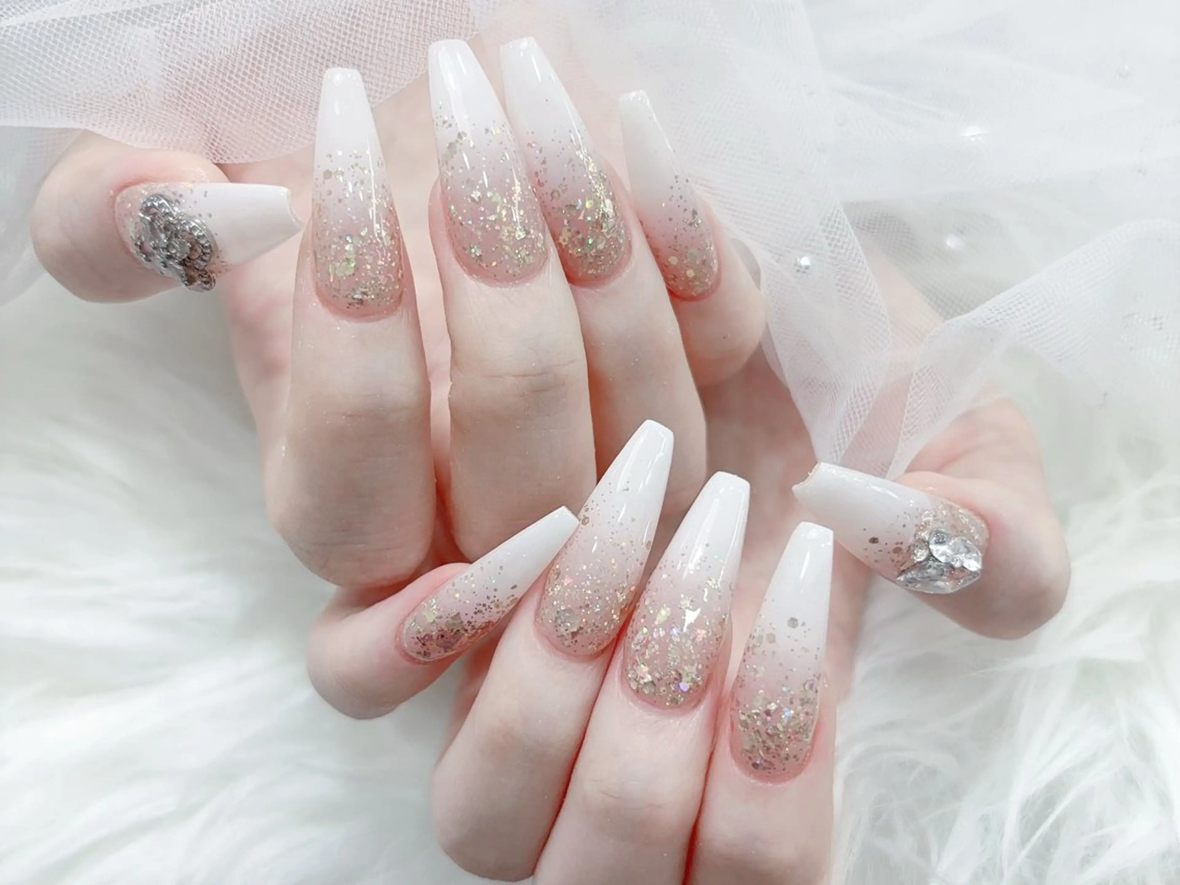 ネイル 成人式 マグネットネイル 大理石ネイル(マーブル) リボン 夏ネイル ハンドネイル MoMoA Nail ネイル長さ出し専門店のネイルデザイン