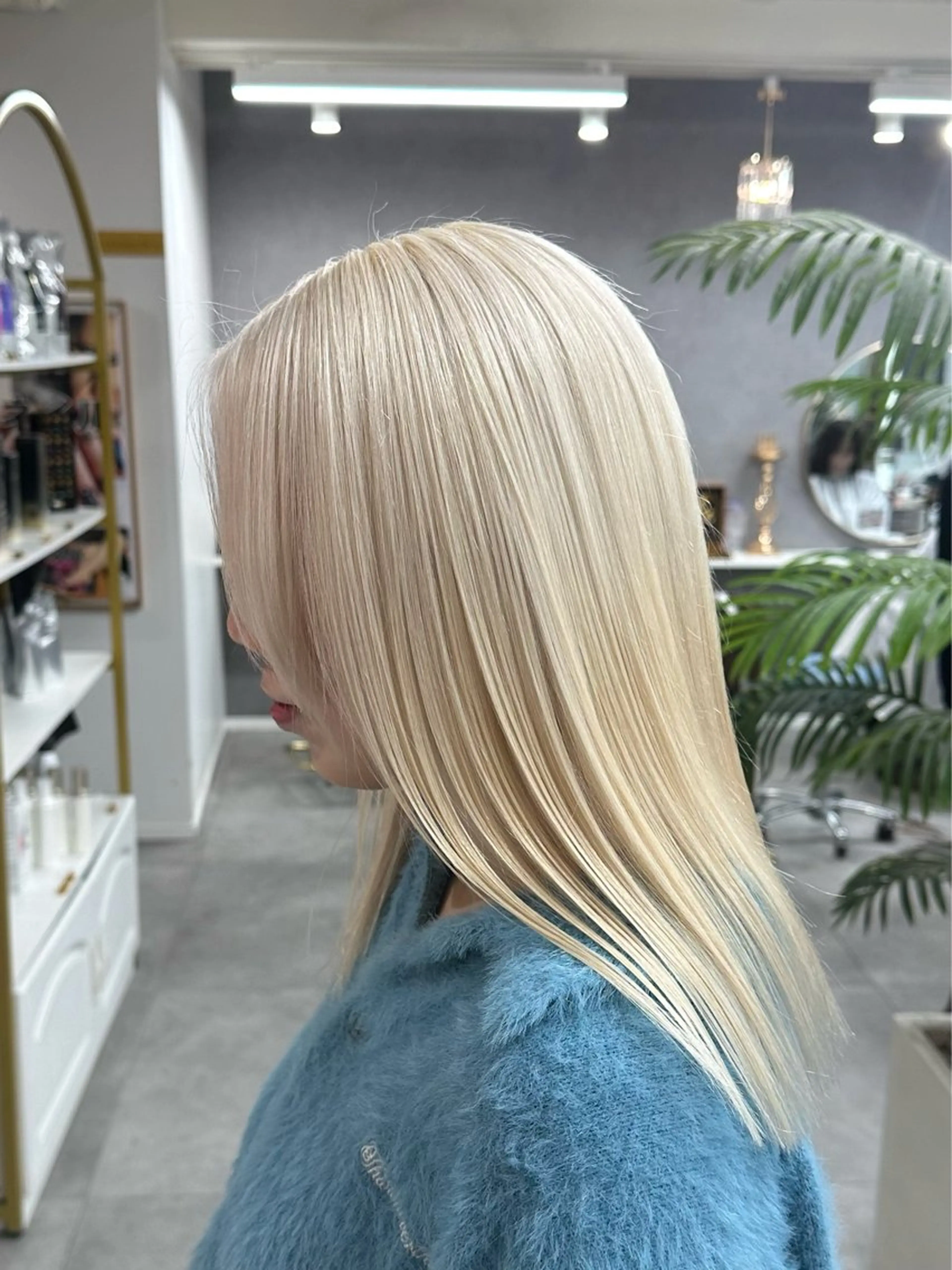 セミロング 韓国風 🌈 NAOTOのヘアスタイル