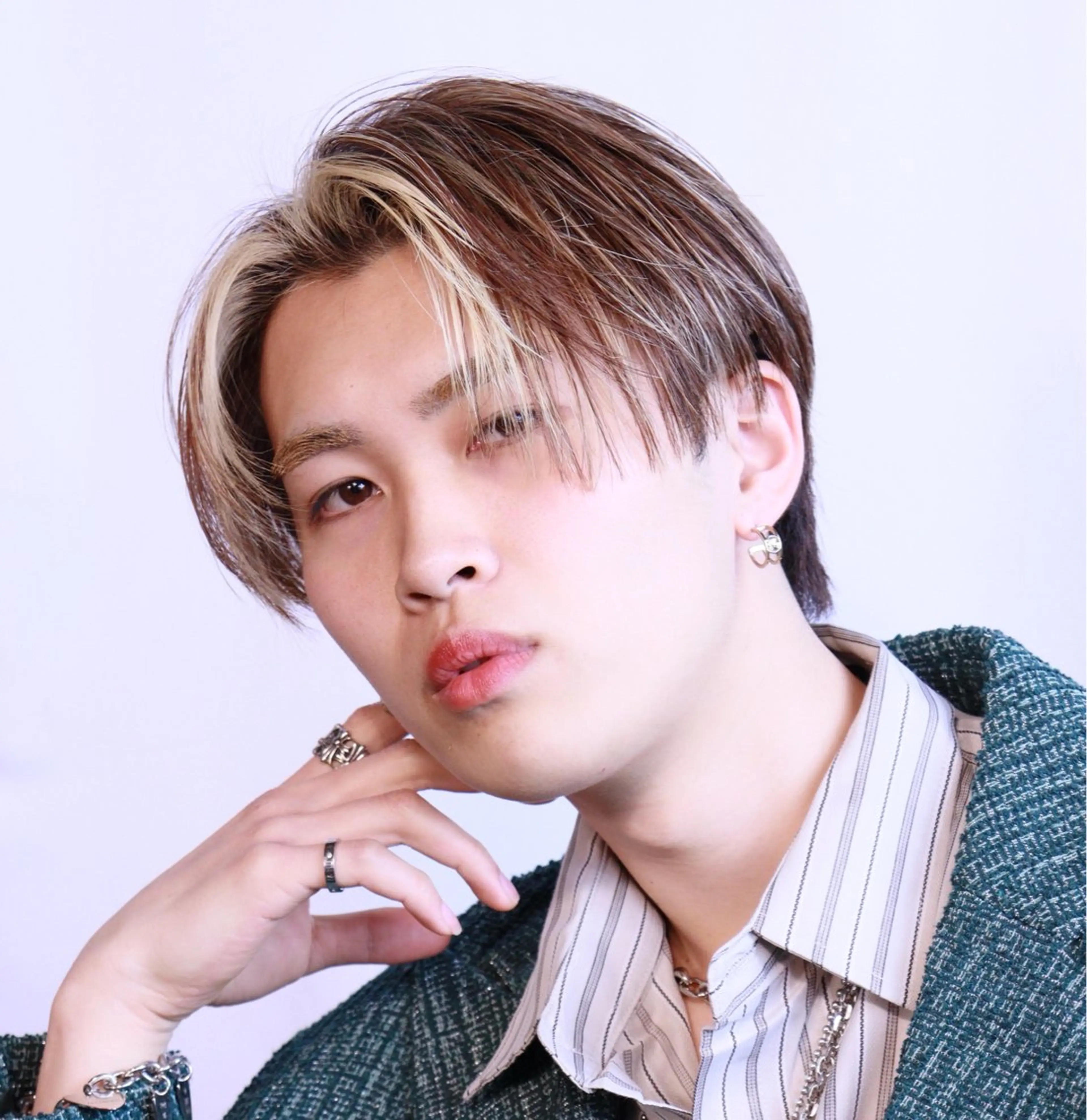 カラー メンズ メンズハイライト ミストバング  フェイスフレーミング ハイライトカラー カット ヘアカラー Men's hair NoN所属・‎🤍モテ/メンズ KEISHO🩶のヘアスタイル