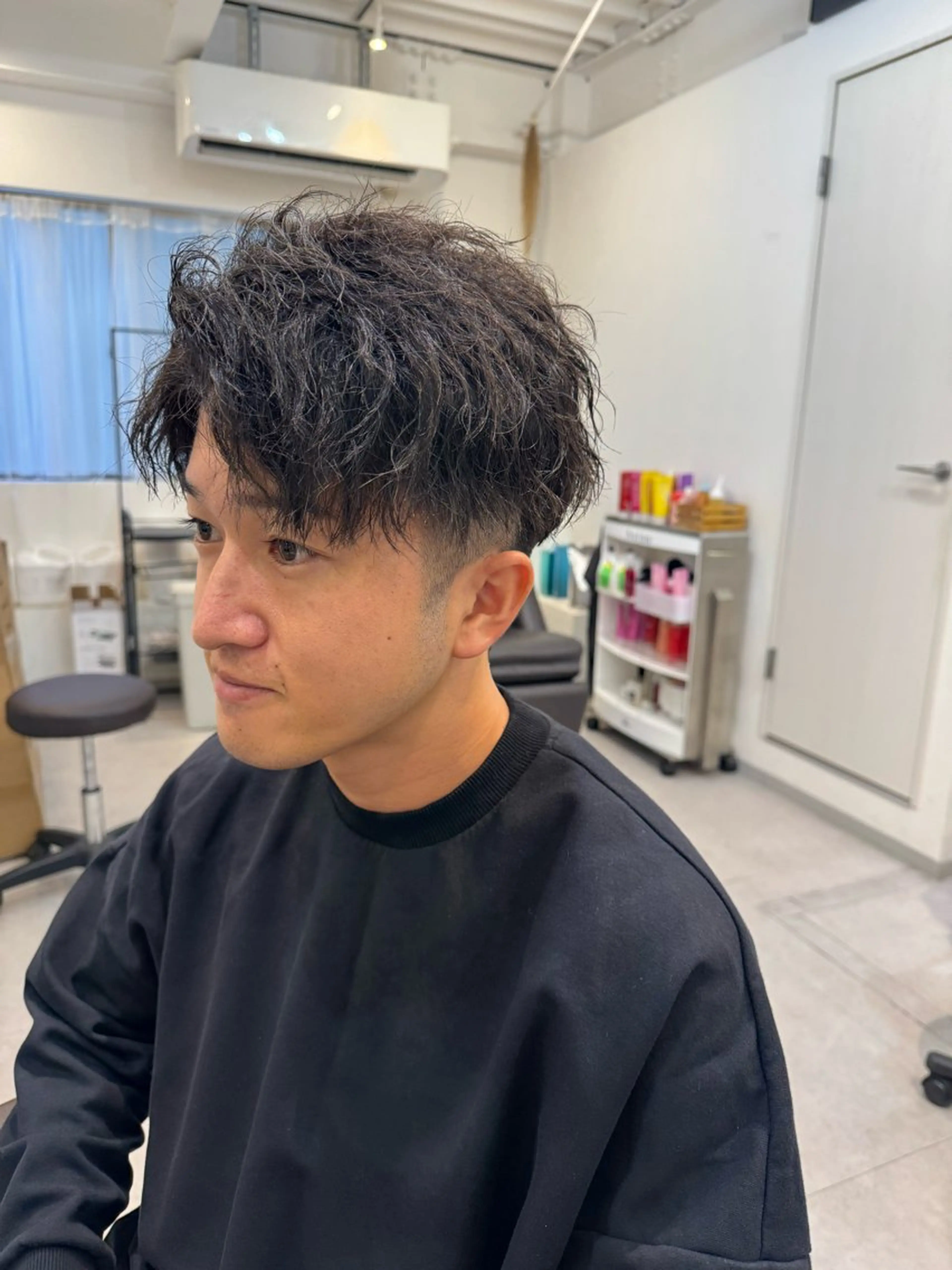 ミディアム パーマ メンズ カット パーマ トリートメント 似合う髪型が 分からない方へのヘアスタイル