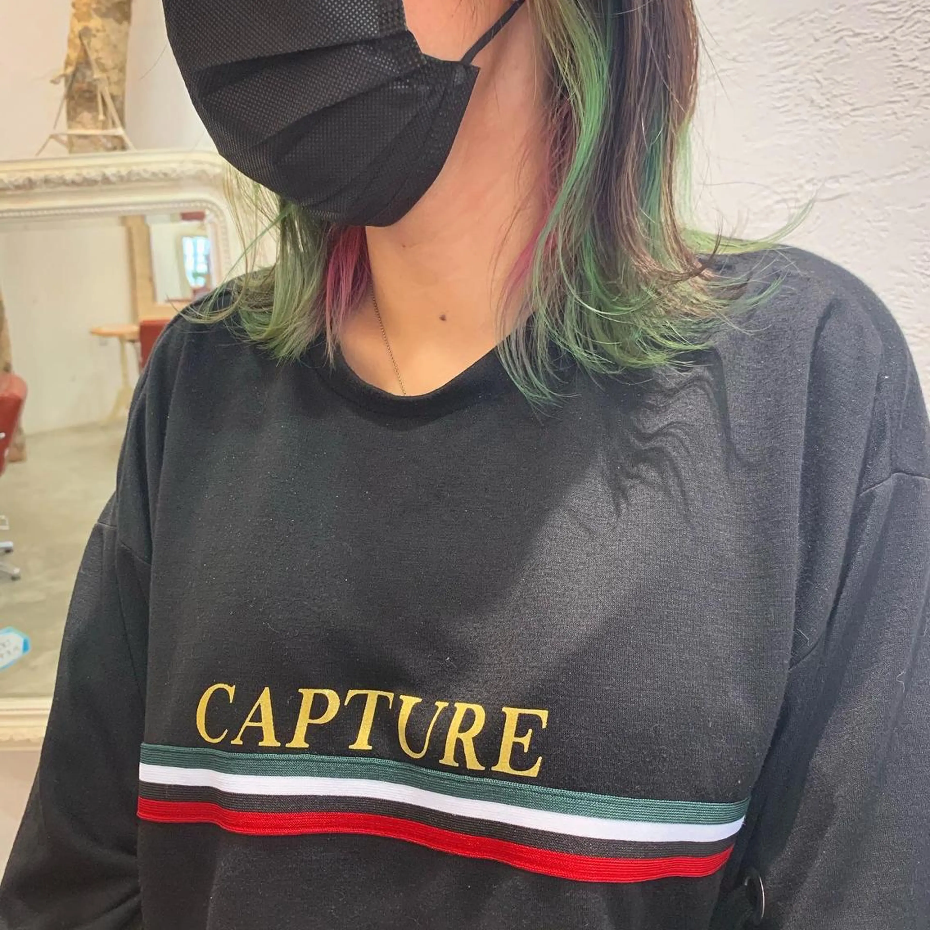 ミディアム カラー fio マナミのヘアスタイル