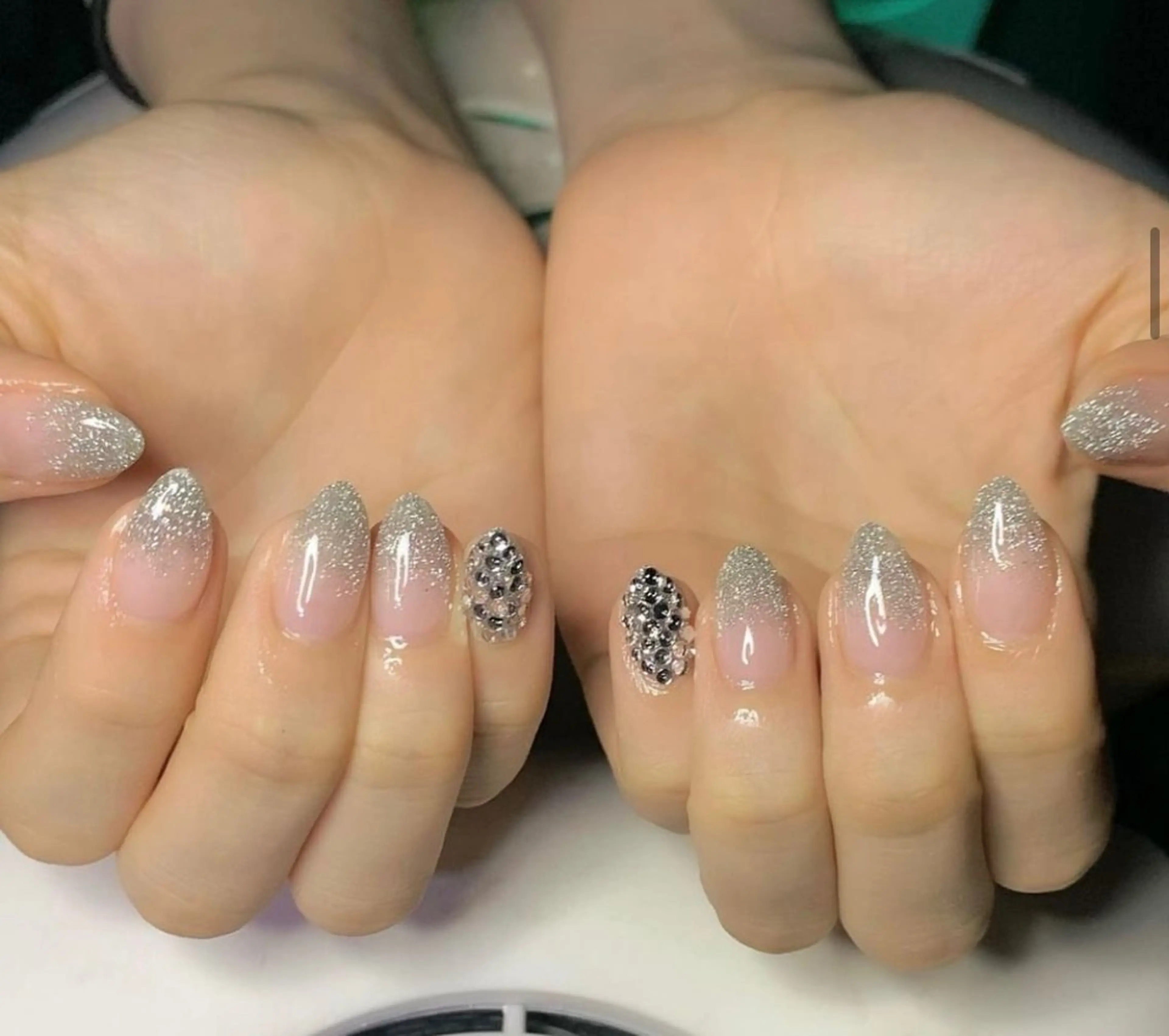 ネイル グラデーション ハンドネイル フットネイル MHR nailのネイルデザイン