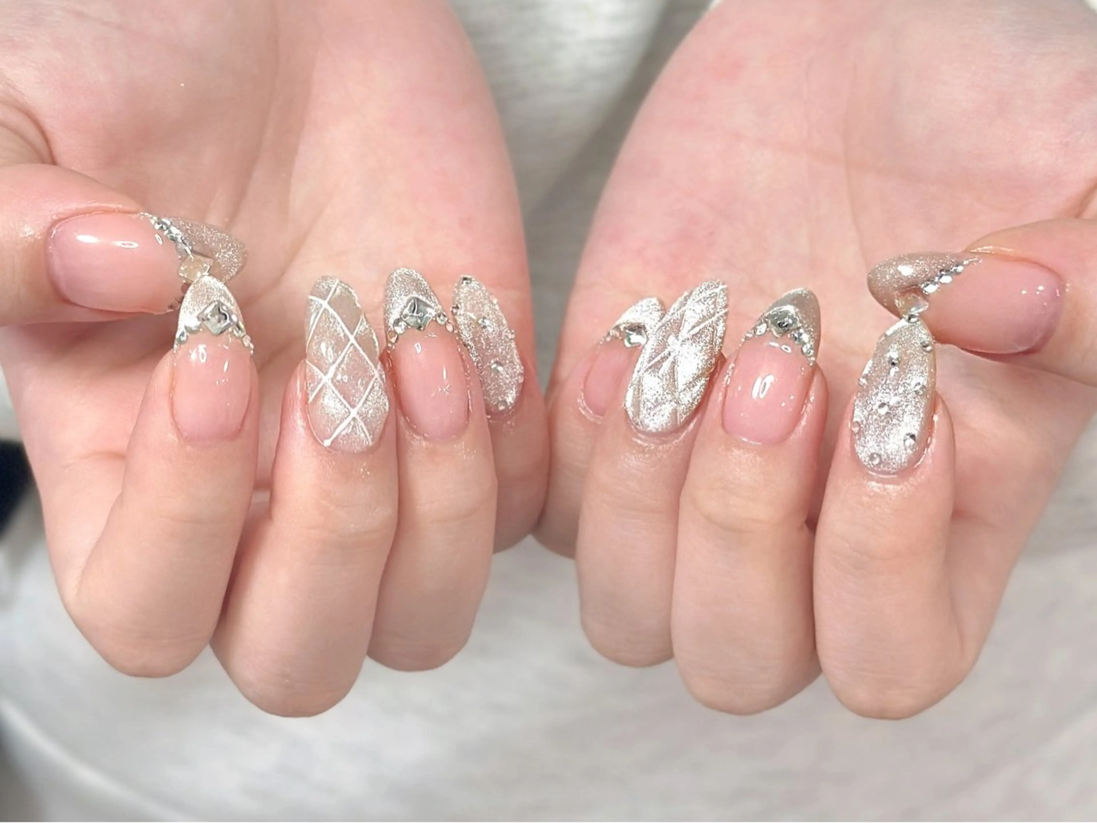 ネイル アートネイル オーロラネイル チークネイル フレンチネイル ガラスフレンチ 🎀YooLi Nail salonのネイルデザイン