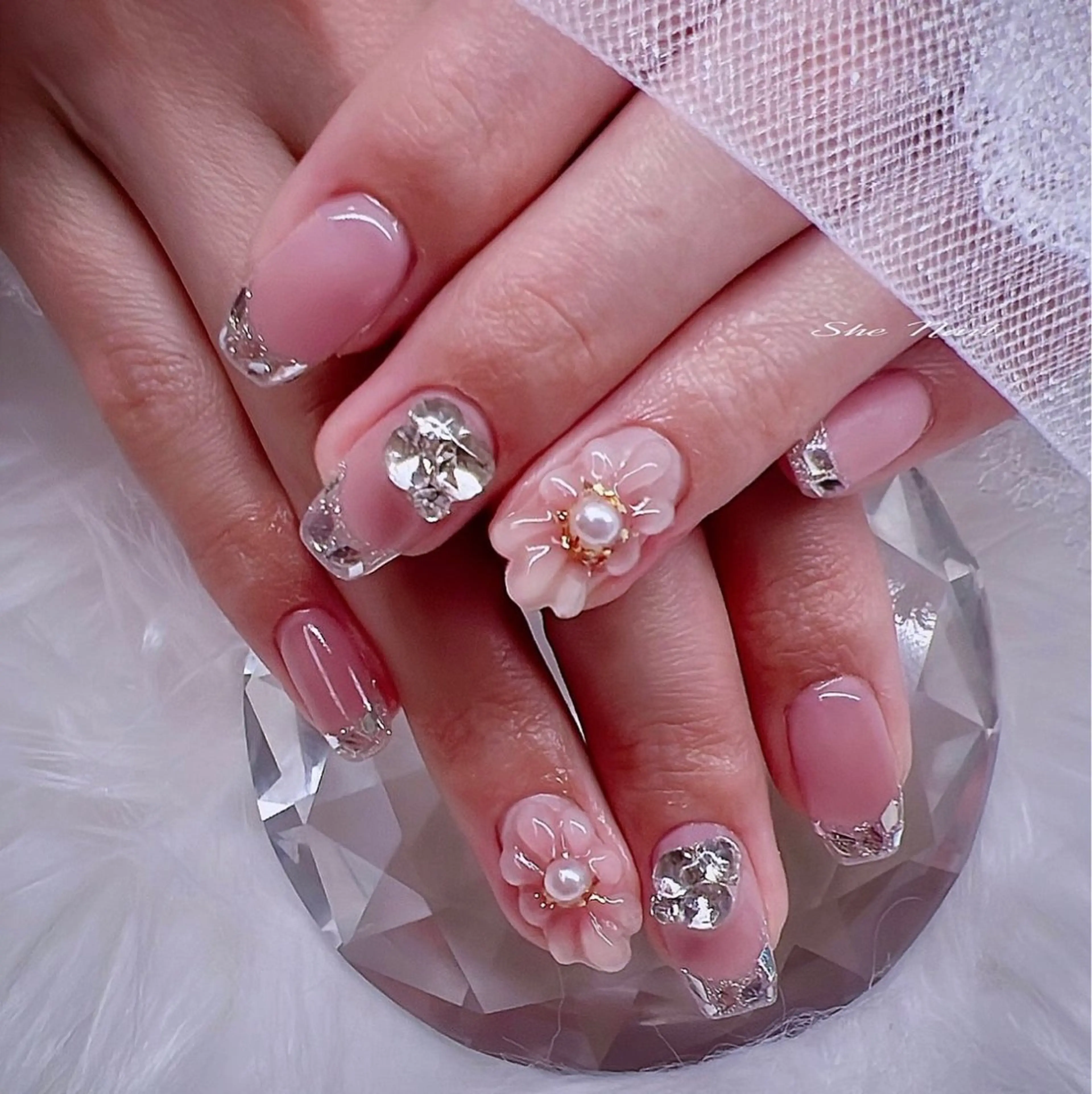 ネイル チークネイル 長さ出し フラッシュネイル フレンチネイル ガラスフレンチ She Nail所属・ISA_ BELLAのネイルデザイン