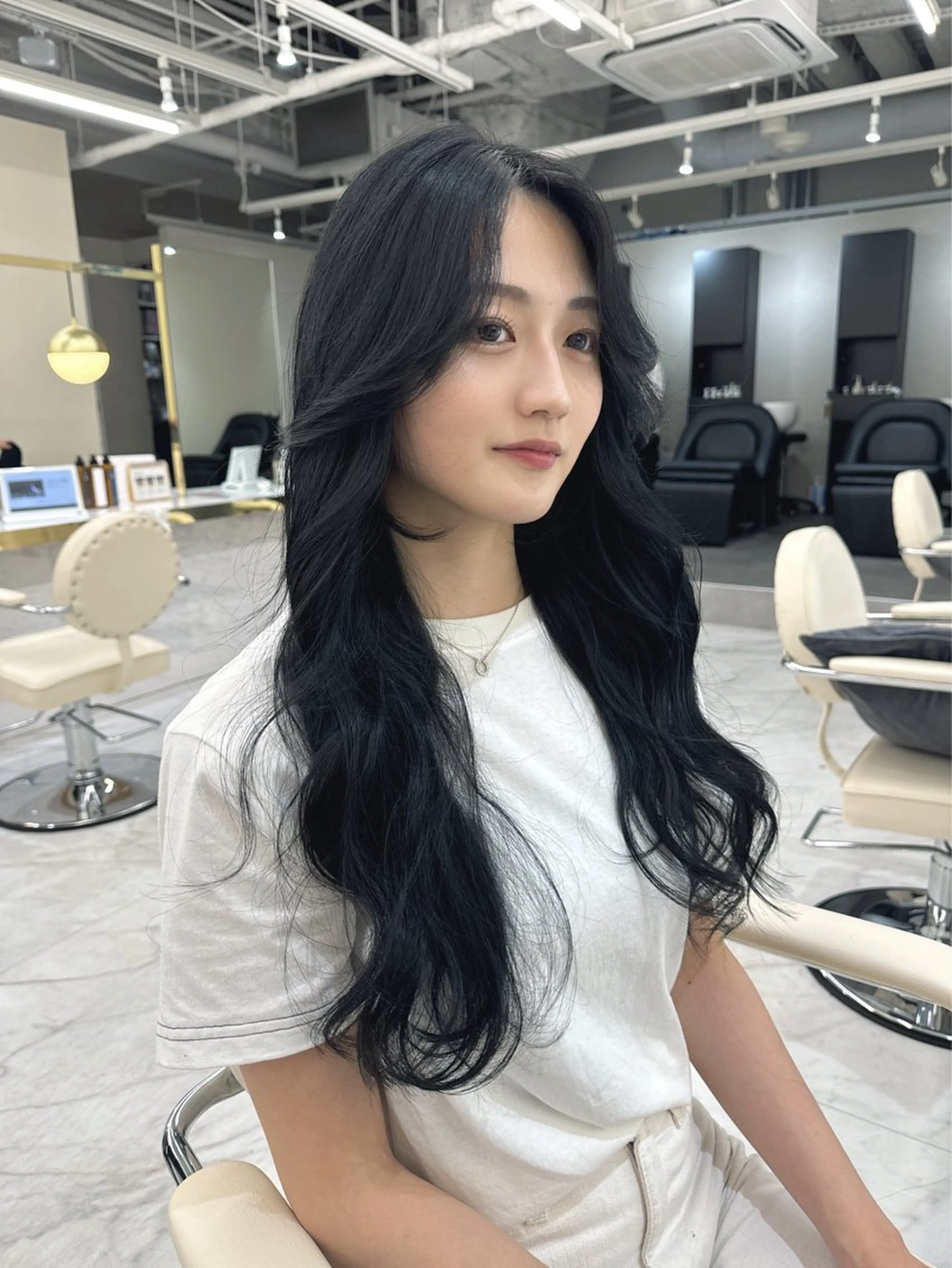 ロング カラー ヘアアレンジ 黒髪 ブルーカラー ブルーブラック 韓国風ヘア レイヤーカット カット ヘアカラー トリートメント 髪質改善特化 🫧松野力也のヘアスタイル