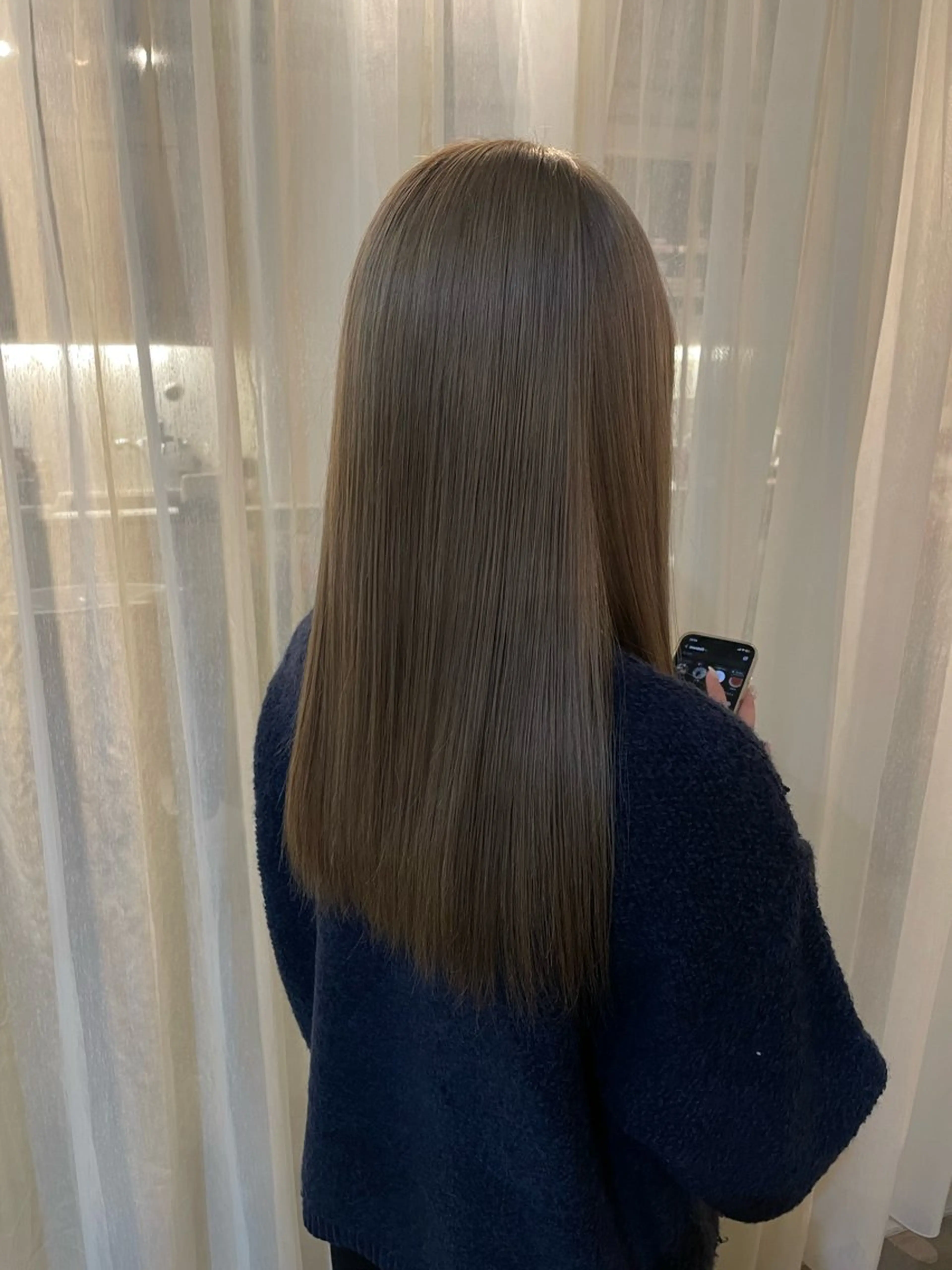 ロング replay所属・藤原 百花のヘアスタイル