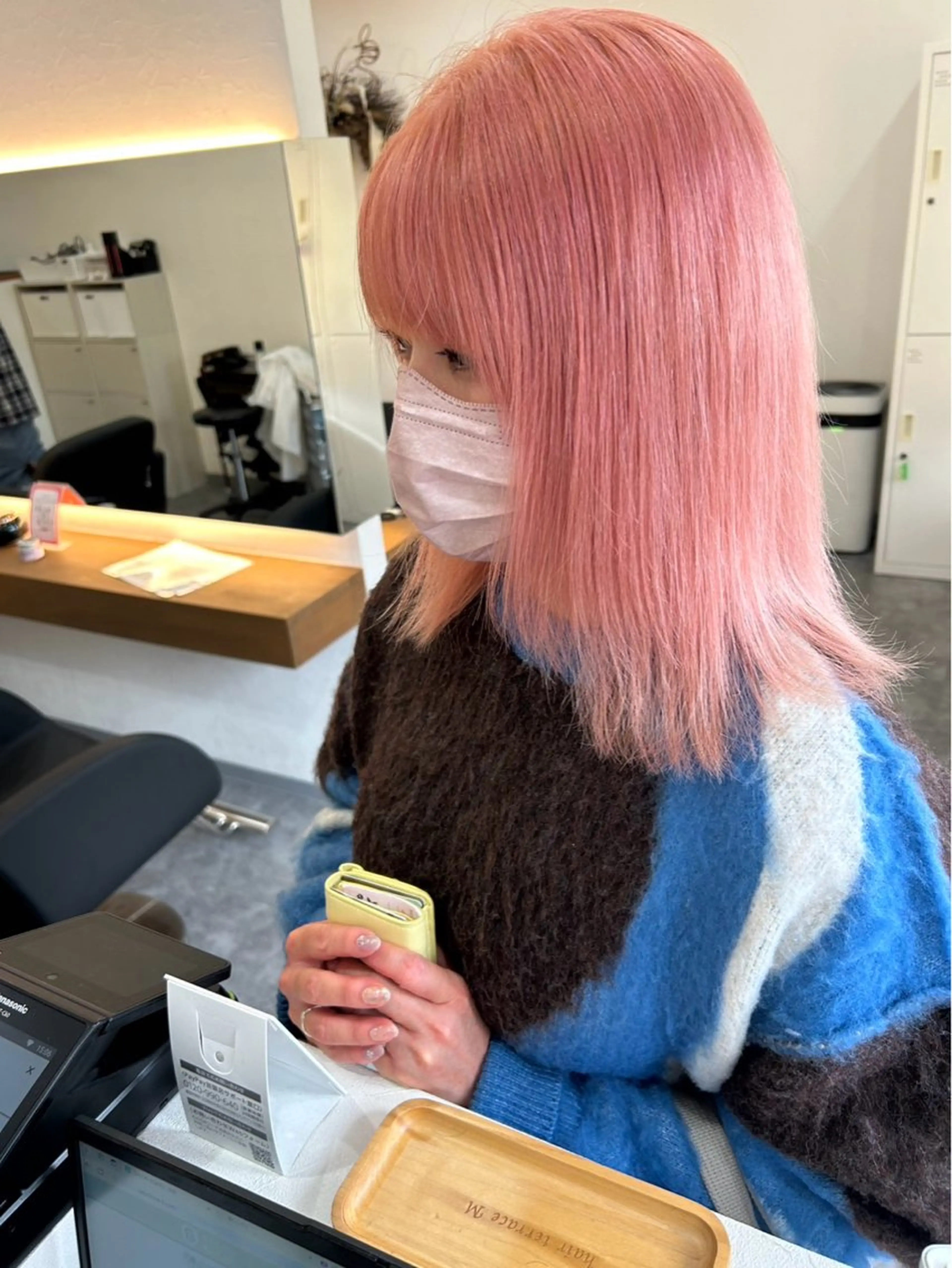 ミディアム ショートボブ ミディアムパーマ 韓国風カラー ボブ ハイライト ミルクティーベージュ 近鉄奈良駅　向田のヘアスタイル