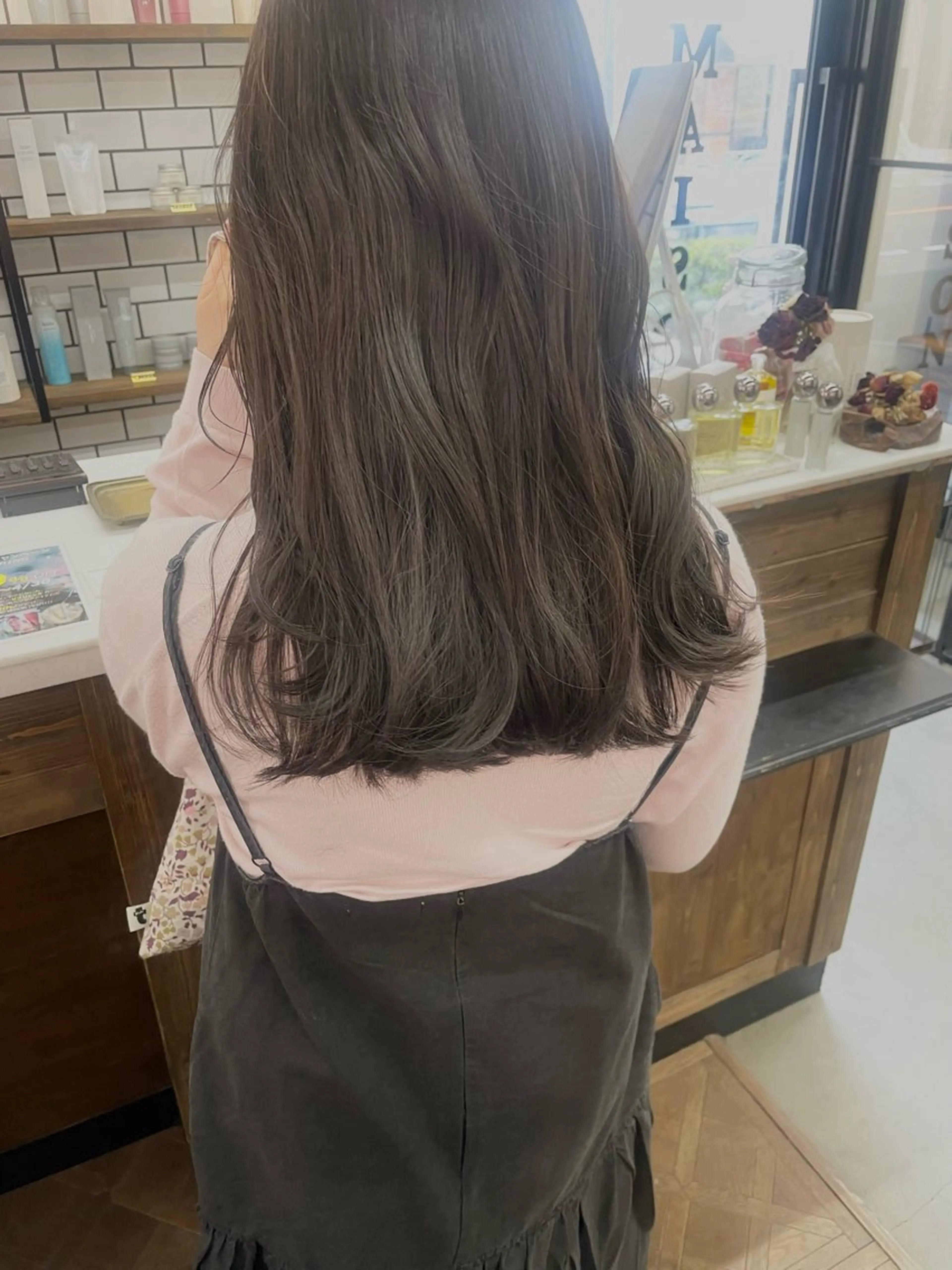 ロング カラー カット ヘアカラー くすみベージュカラー 🪻HARUKAのヘアスタイル