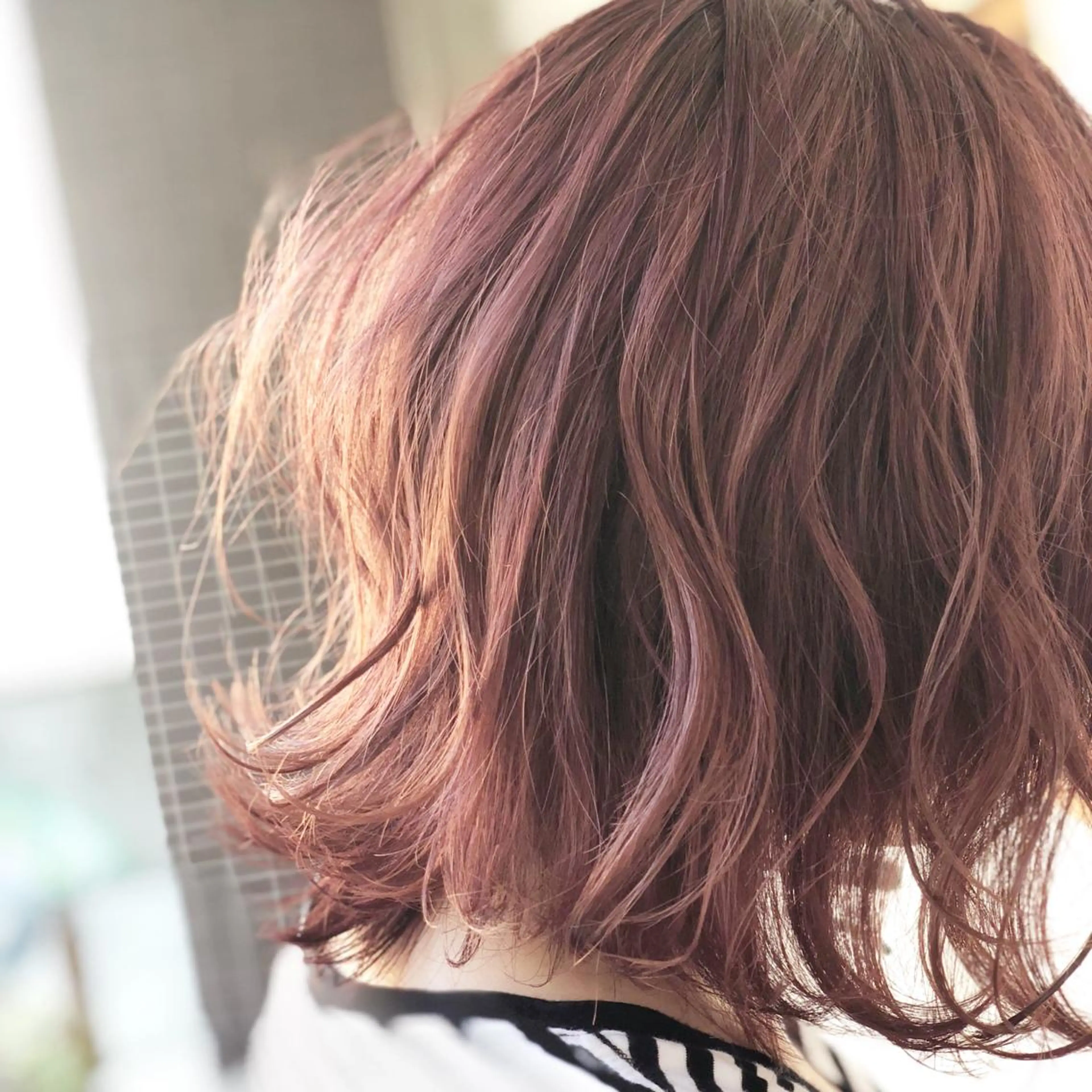 ミディアム カラー ピンクカラー イケダ ハルカのヘアスタイル