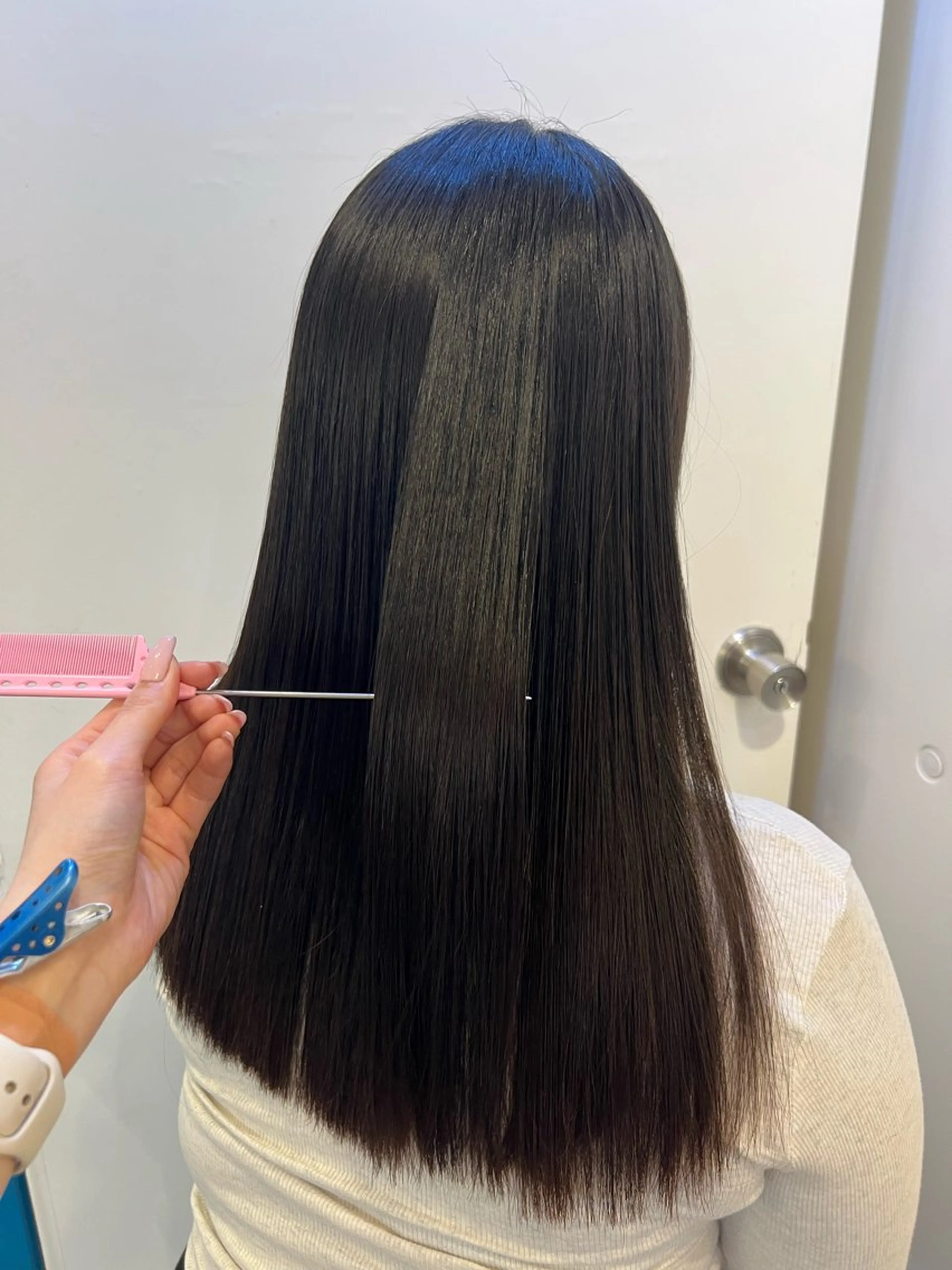 ロング ボブ 顔周りカット 髪質改善 縮毛矯正 縮毛矯正 トリートメント KANA/ボブ/ インナーカラー/艶髪のヘアスタイル