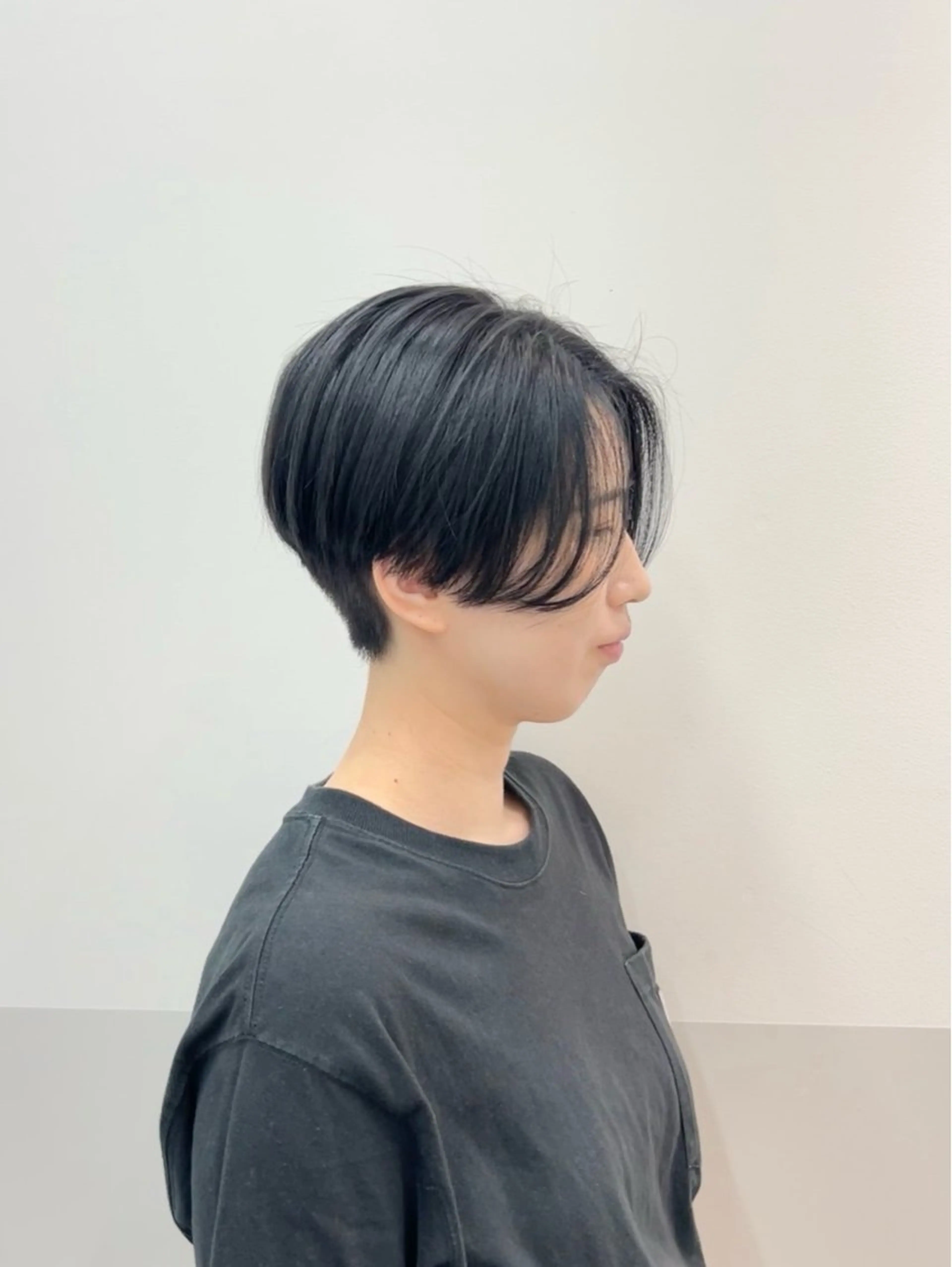 ショート カラー ヘアアレンジ ハンサムショート ブルーカラー ブルージュ ショートヘア カット ヘアカラー トリートメント 似合わせレイヤー/ 美髪縮毛矯正/ミナエのヘアスタイル