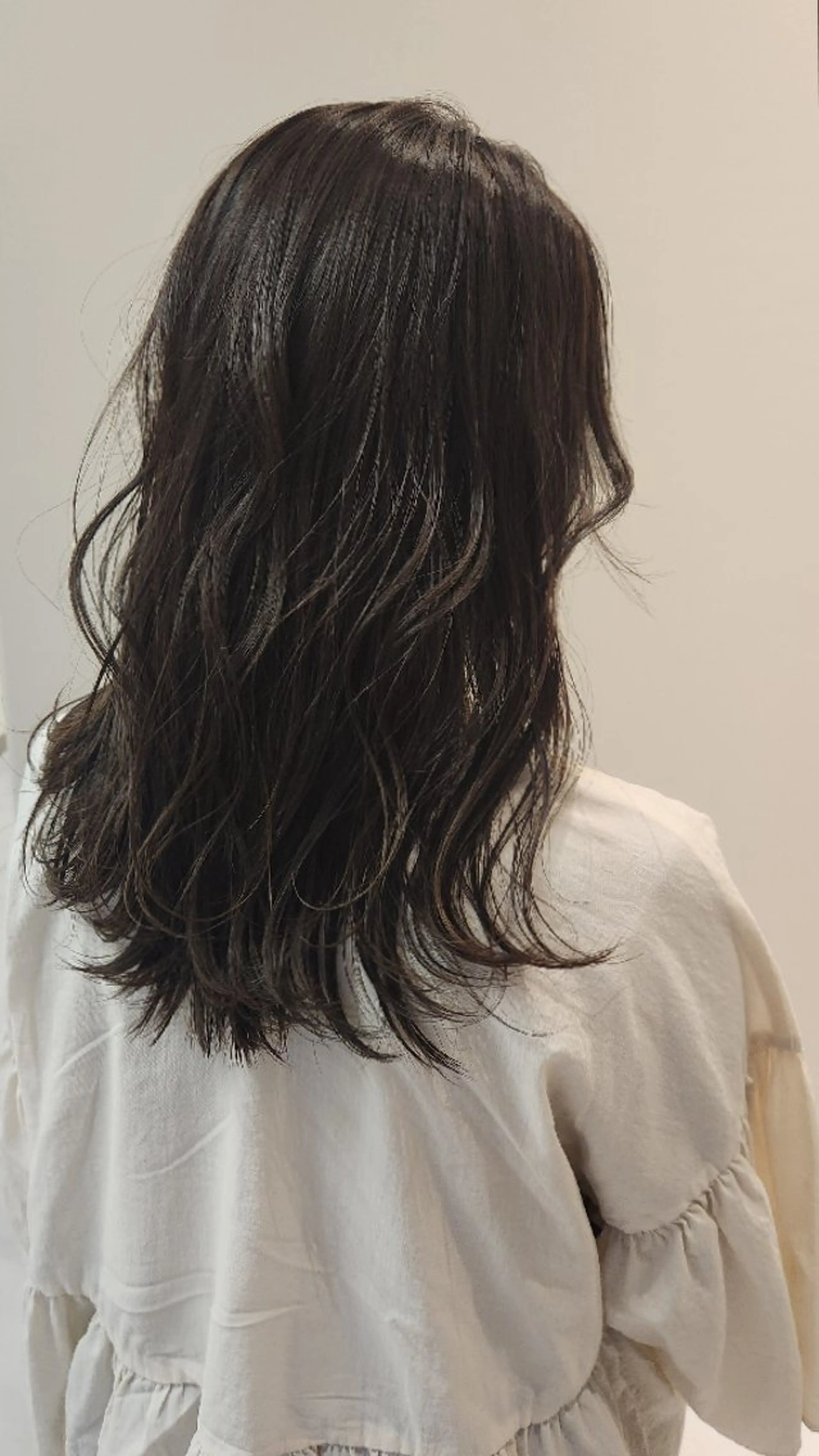 セミロング カット ヘアカラー トリートメント Era Hatsuneのヘアスタイル