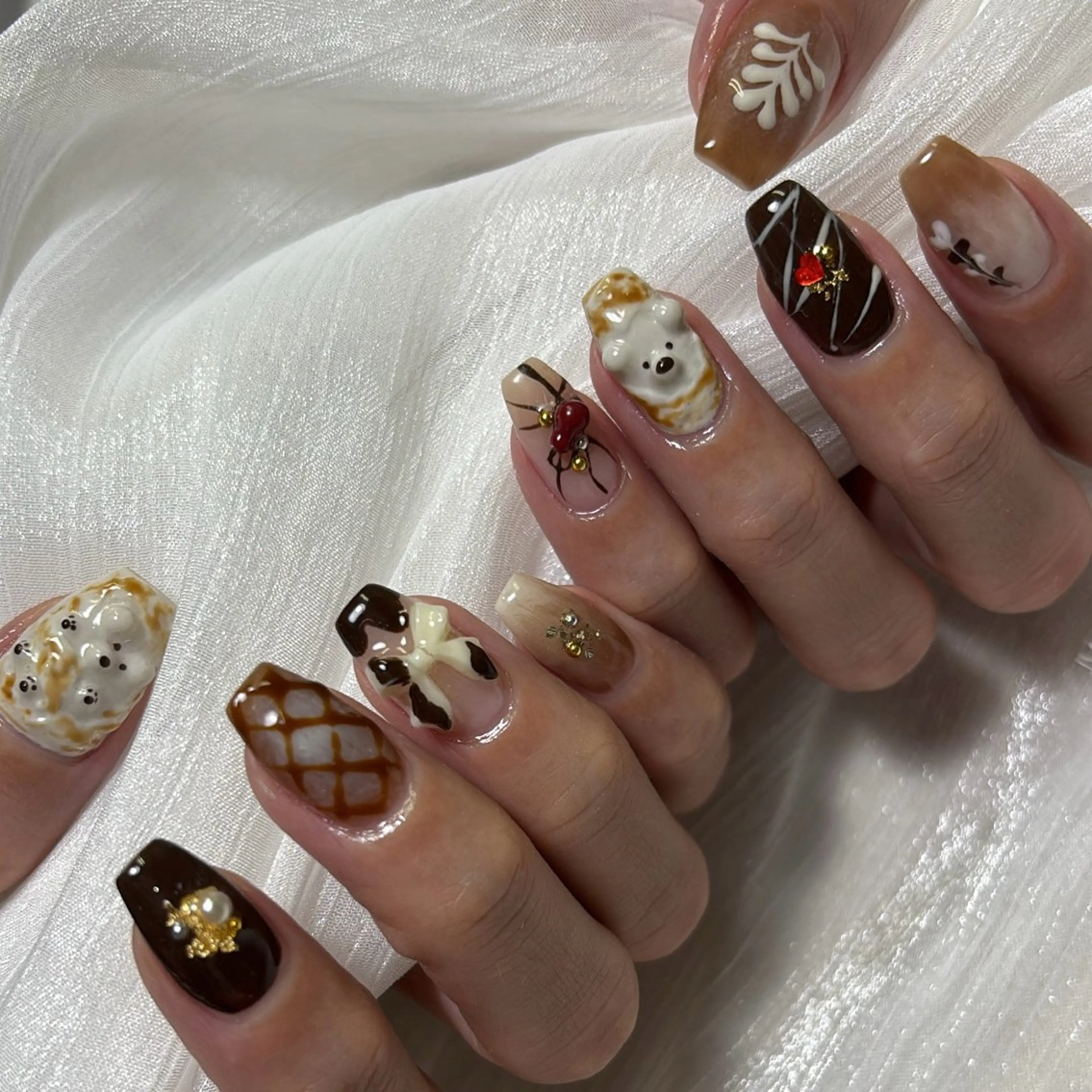 ネイル アートネイル バレンタイン amuu/ フィルイン推奨サロンのネイルデザイン