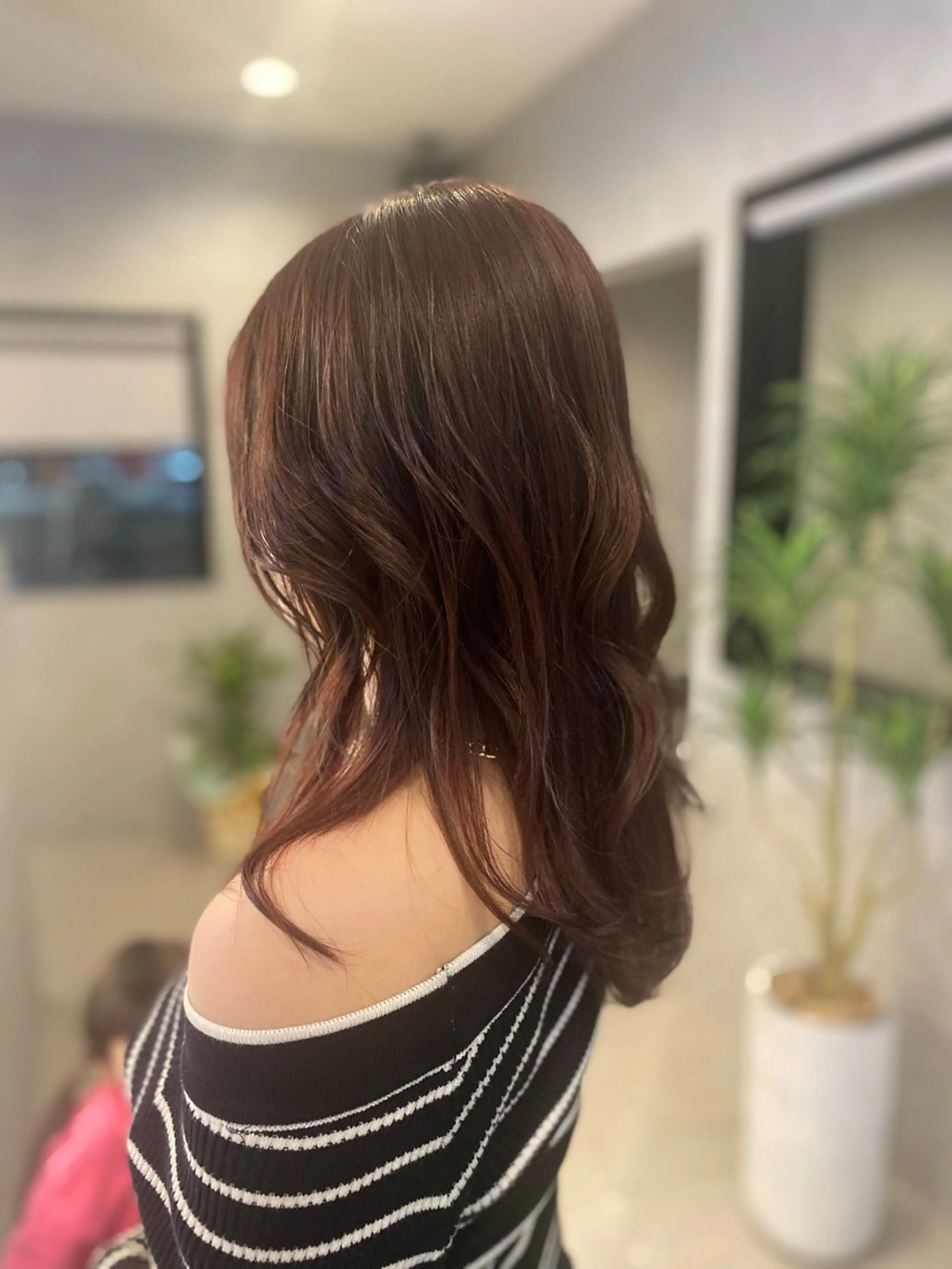 ロング カラー レッドカラー 大林　恵理 【Agu 屋島】のヘアスタイル