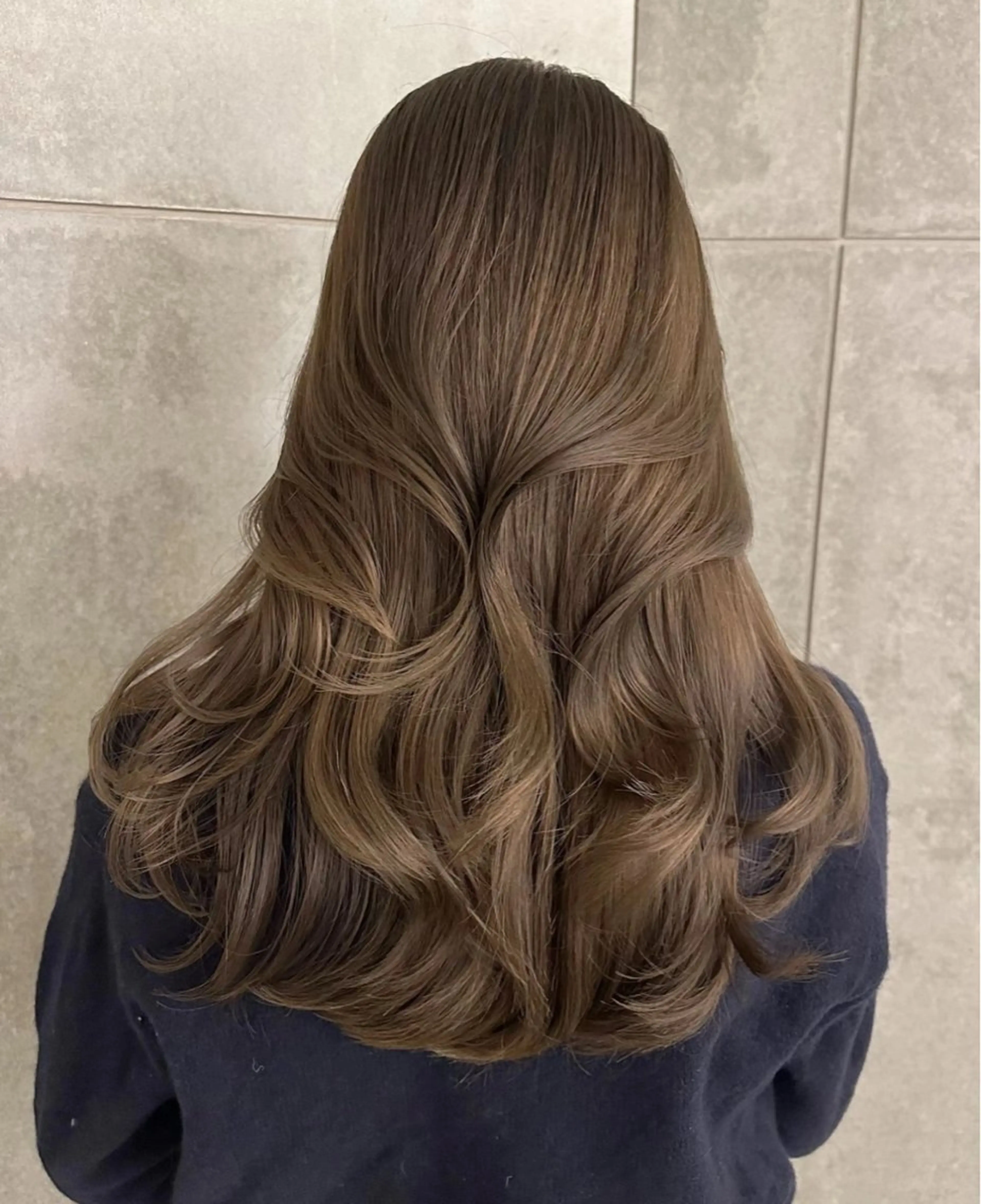 カラー ブリーチ ダブルカラー ブリーチなしカラー ヘアカラー トリートメント ヘアセット 韓国風レイヤーカラー ライムのヘアスタイル