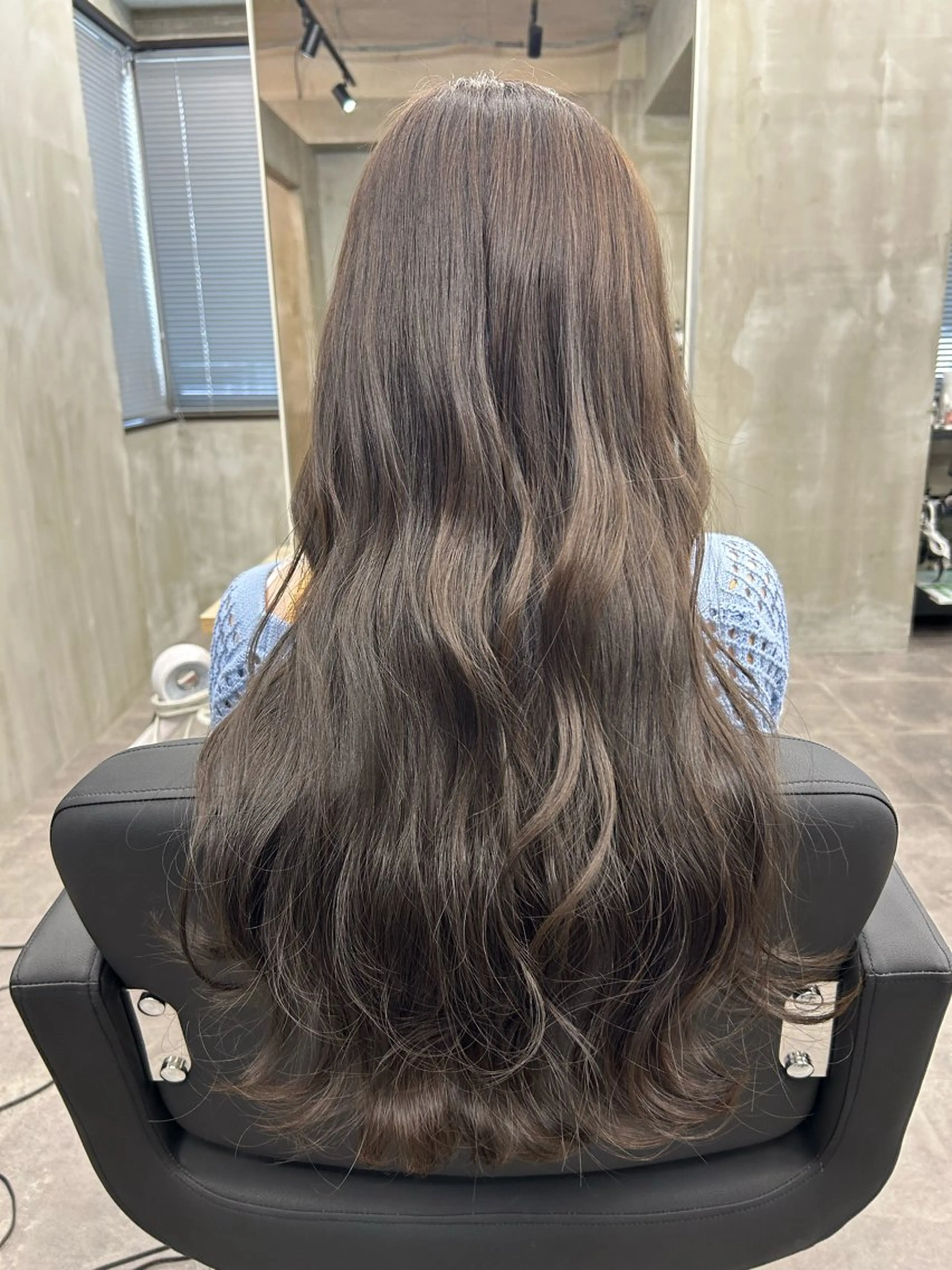 ロング カラー アッシュ アッシュブラウン ブラウンカラー ヘアカラー トリートメント M CHIHIROのヘアスタイル