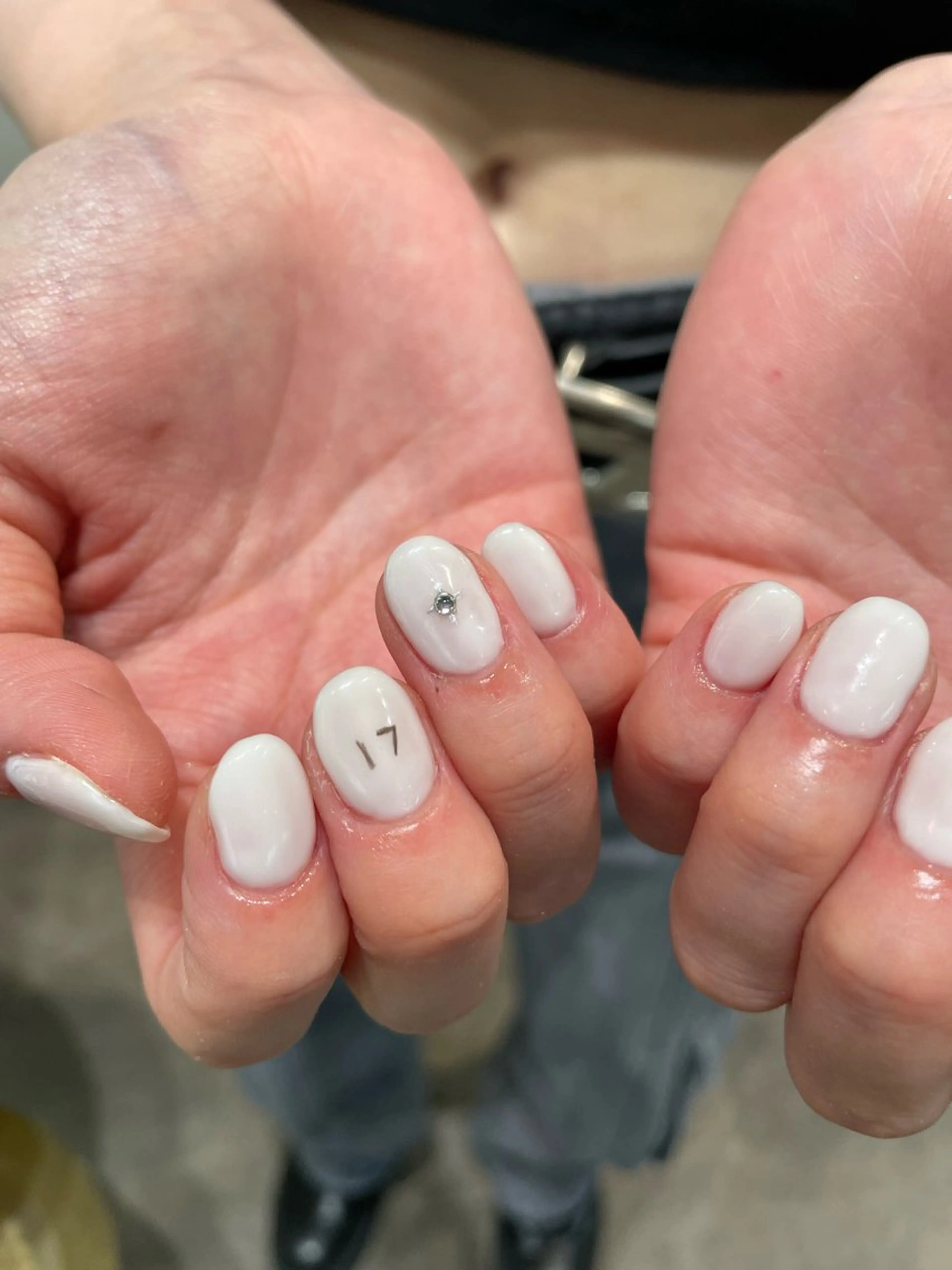 ネイル アートネイル オフィスネイル ワンカラーネイル ハンドネイル ナチュラル透明感🌱 小山美樹子のヘアスタイル