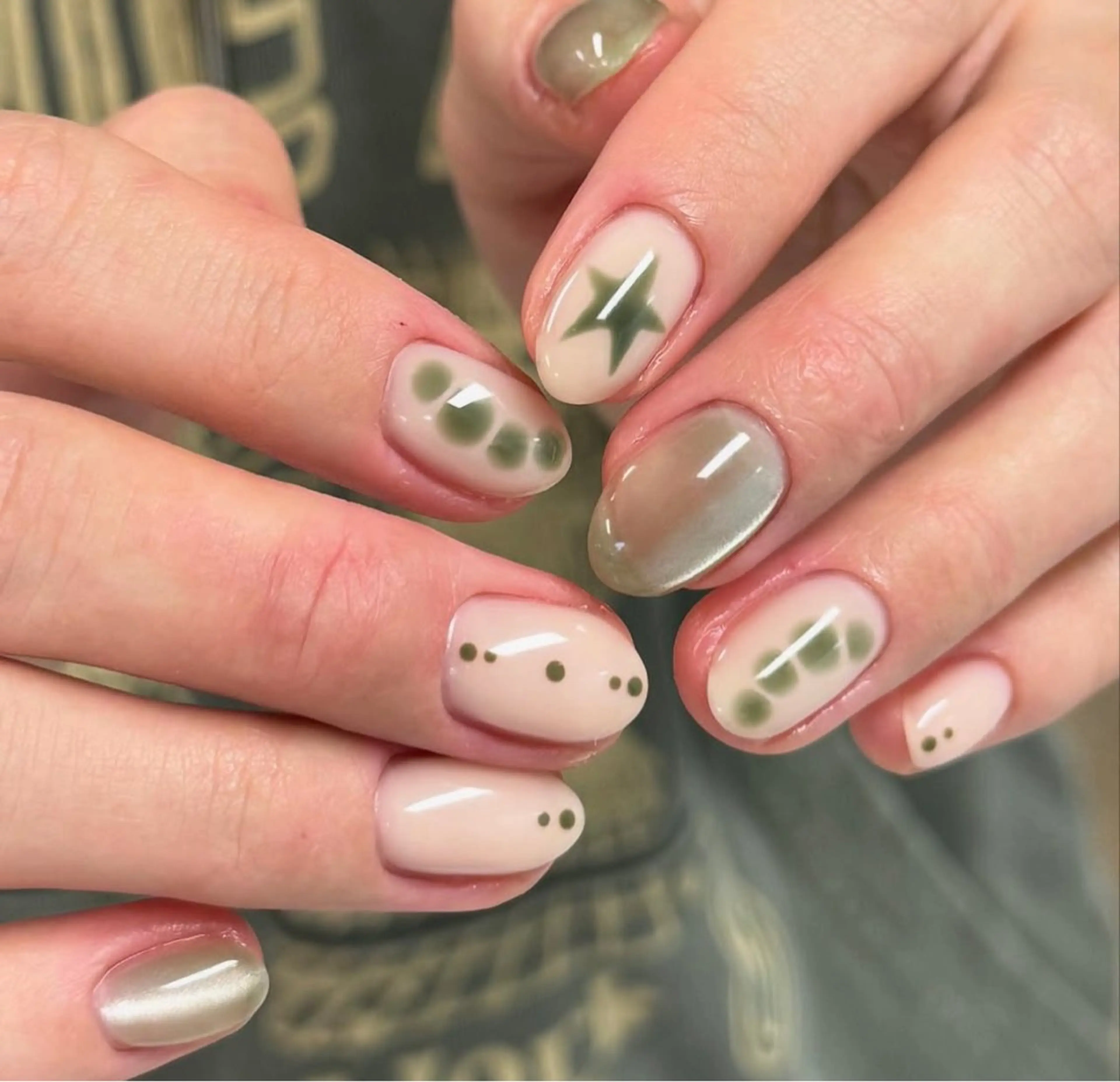 ネイル フレンチネイル ジェルネイル マグネットネイル 持ち込み ニュアンスネイル ハンドネイル NiJi Nailsのネイルデザイン