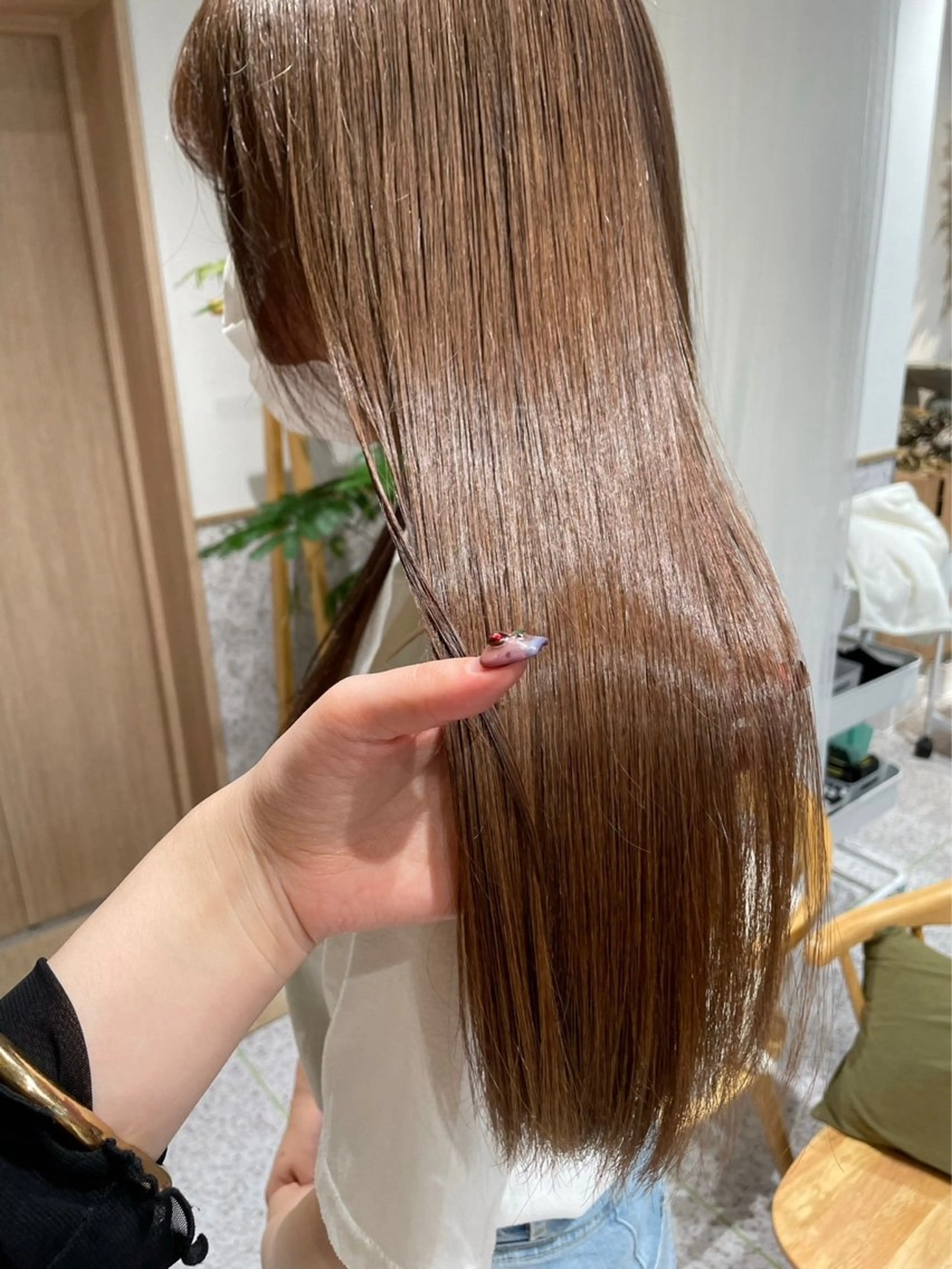 ロング カラー ダブルカラー イヤリングカラー ハイライトカラー ハイトーンカラー インナーカラー カット ヘアカラー 暖色カラー/ パリジェンヌ💟みくのヘアスタイル