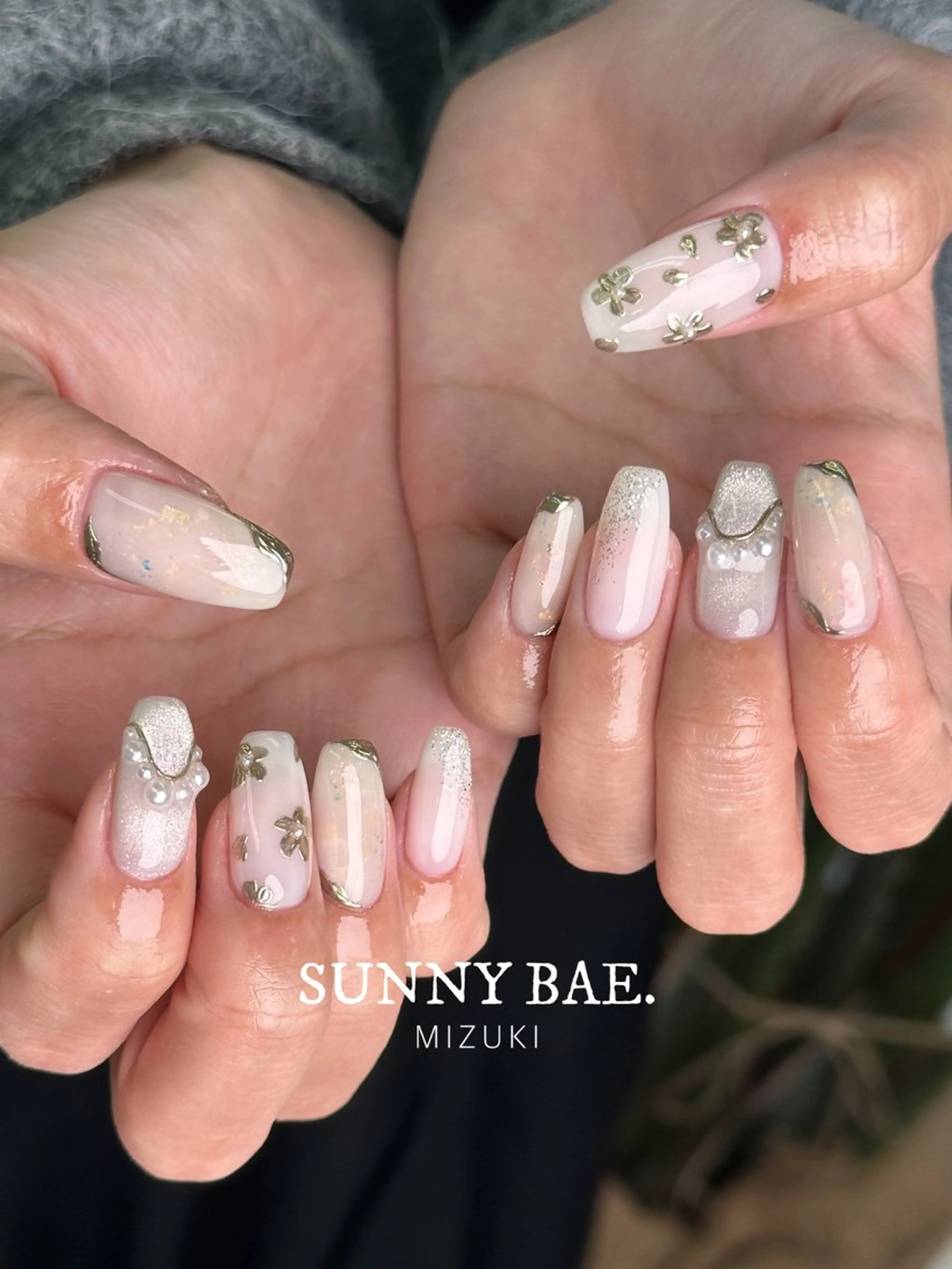 ネイル 成人式 長さ出し フラワーネイル ロングネイル ミラーネイル 🕊 MIZUKIのネイルデザイン