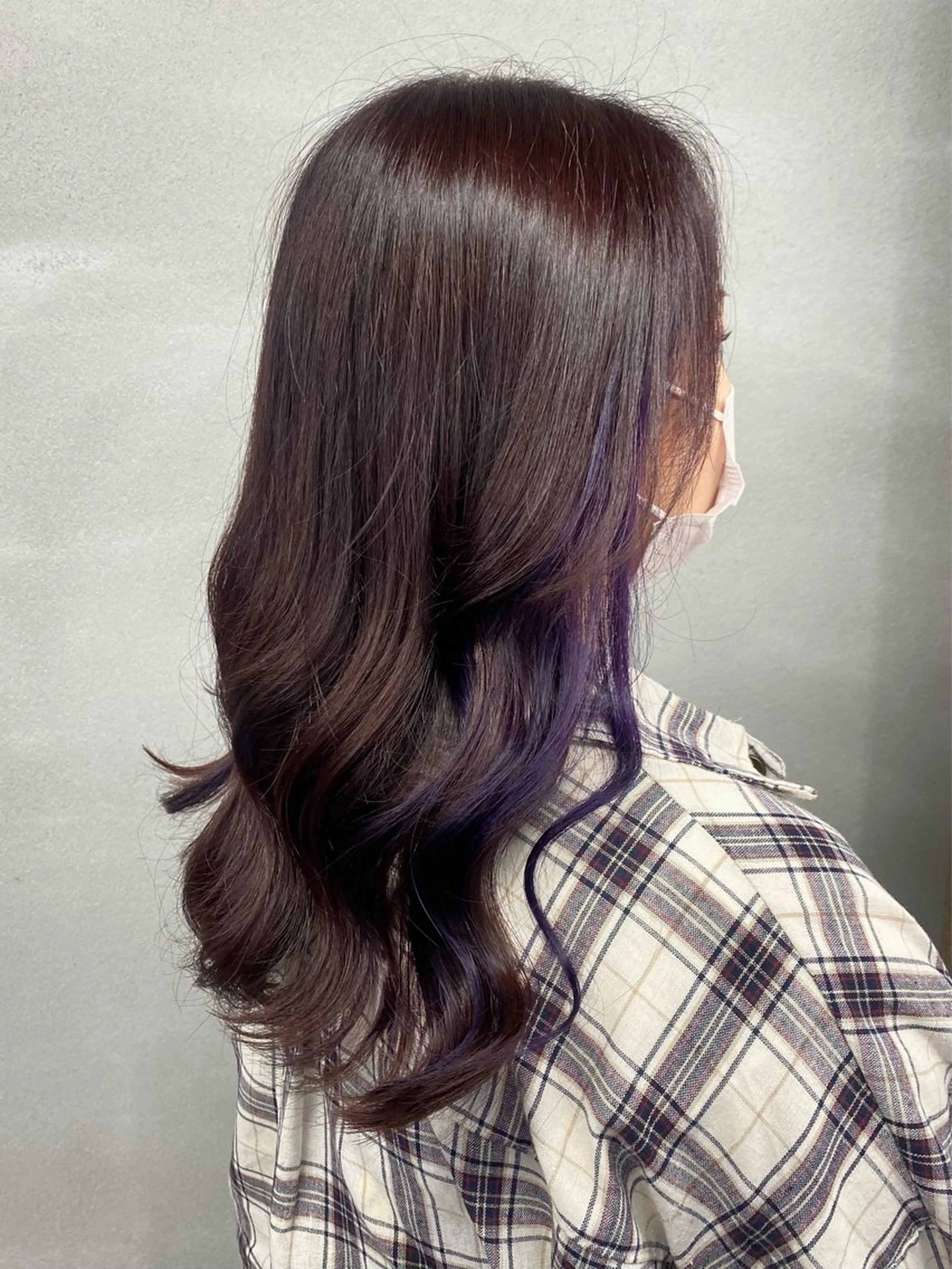 ロング カラー ブリーチ カシス デザインカラー イヤリングカラー インナーカラー 柏 デザインカラー/ レイヤー🐣シオリのヘアスタイル