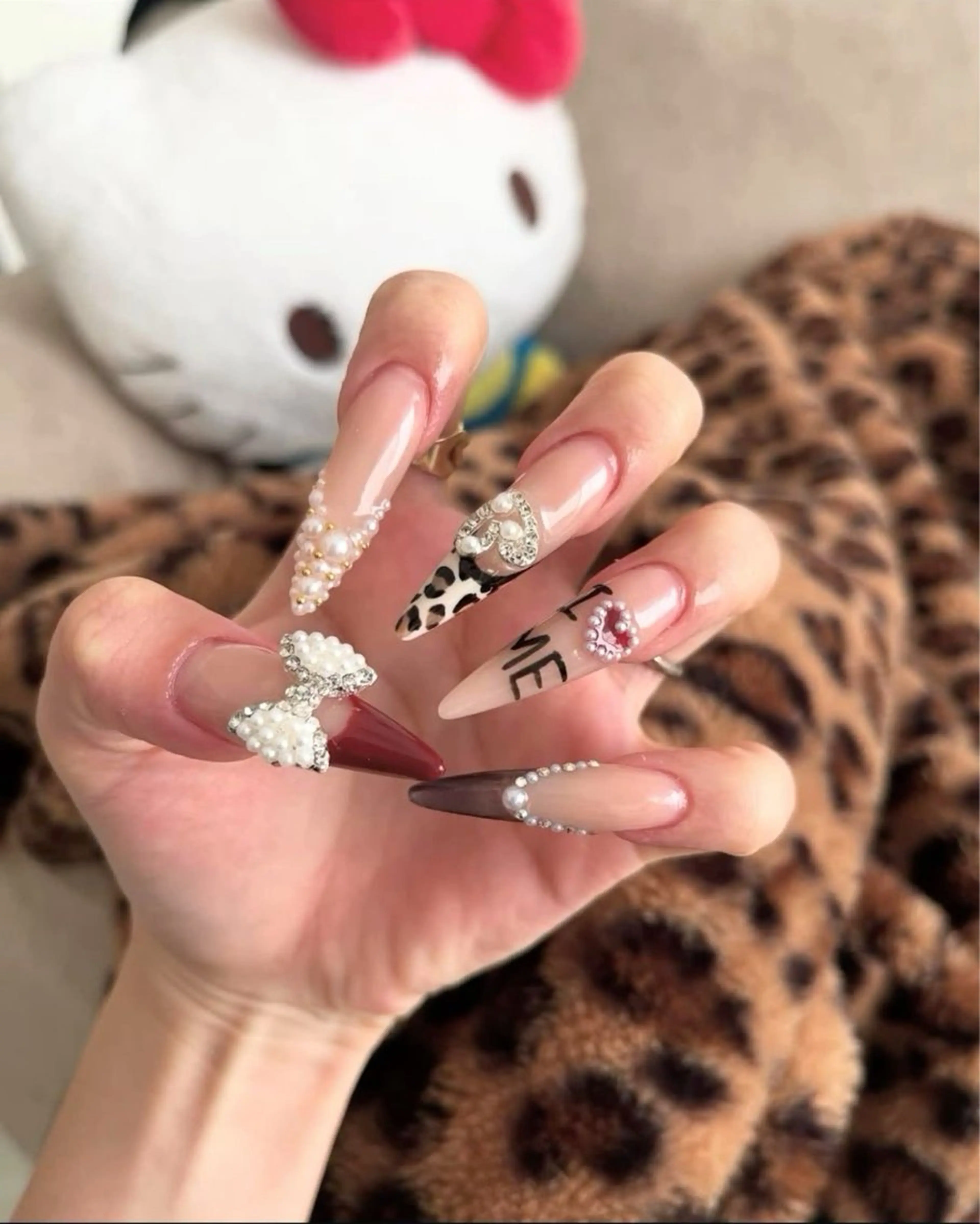 ネイル キラキラネイル 韓国ネイル ロングネイル ワンホンネイル ハンドネイル Josie nail salonのネイルデザイン