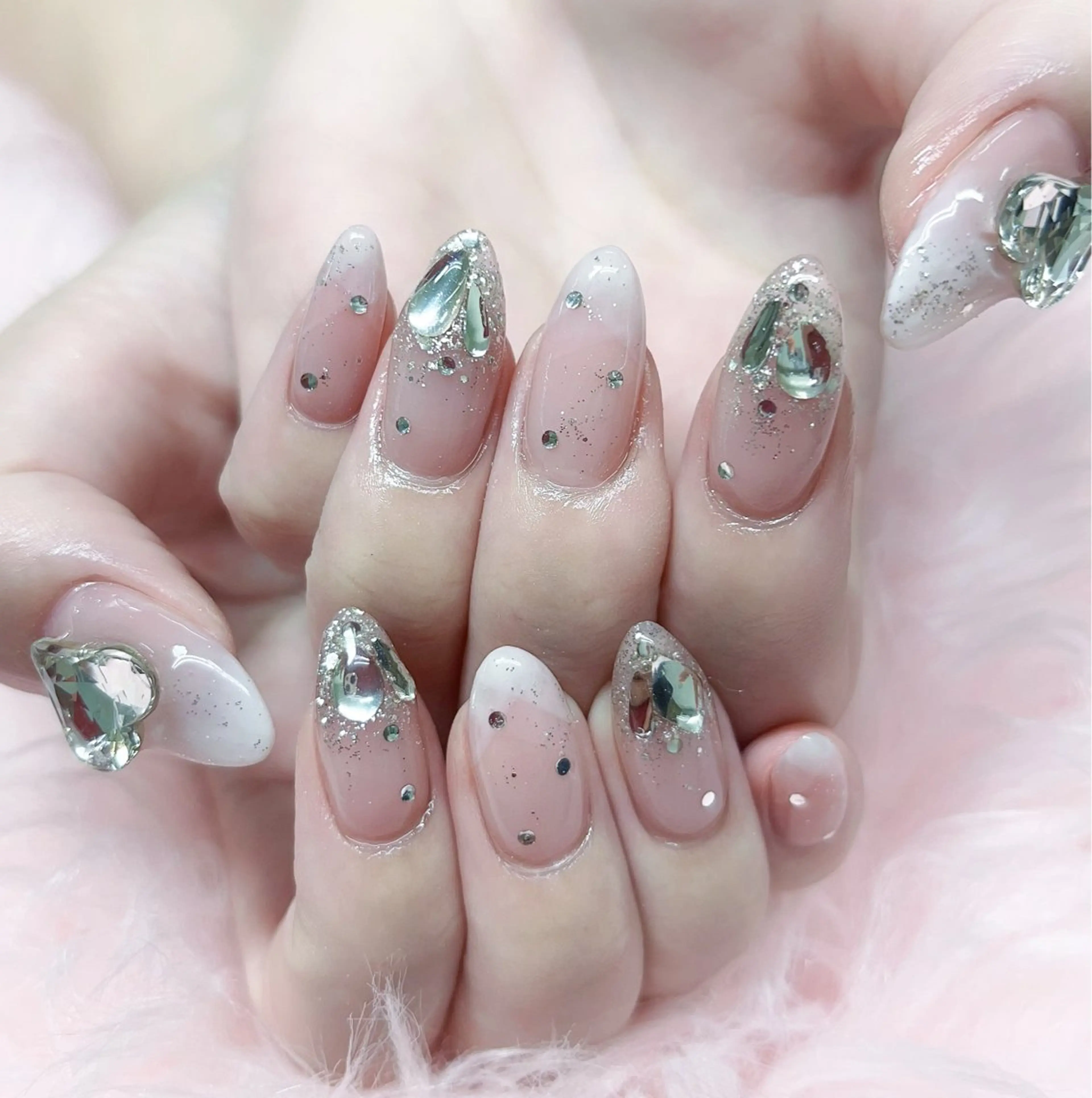 ネイル フットネイル フレンチネイル ジェルネイル ゴージャス ハート ハンドネイル MoonNail ユリ🌸のネイルデザイン