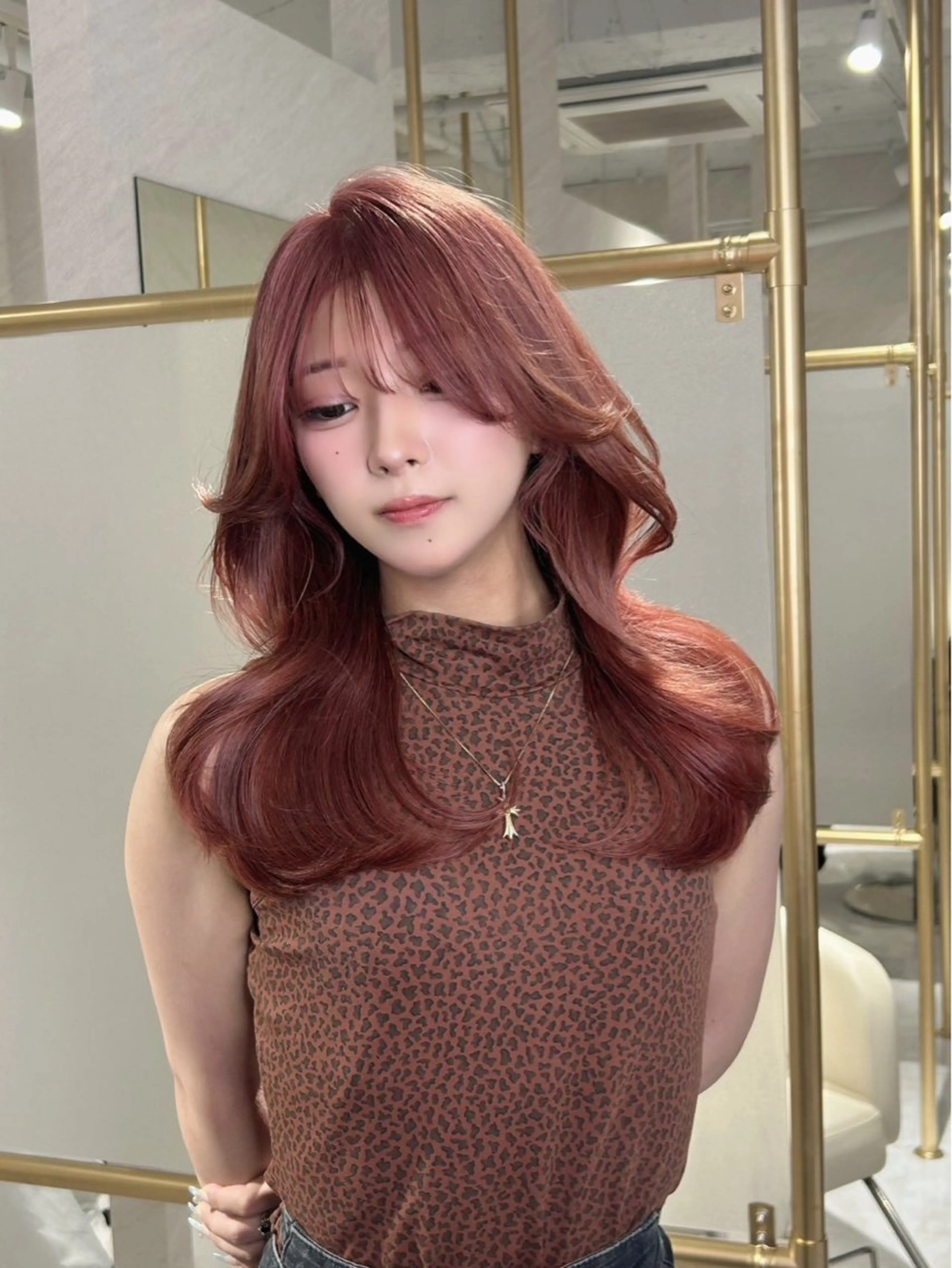 ロング 顔まわりレイヤー 韓国風ヘア レイヤーカット 小顔カット カット ヘアカラー トリートメント 韓国×髪質改善 蓮池 翼のヘアスタイル