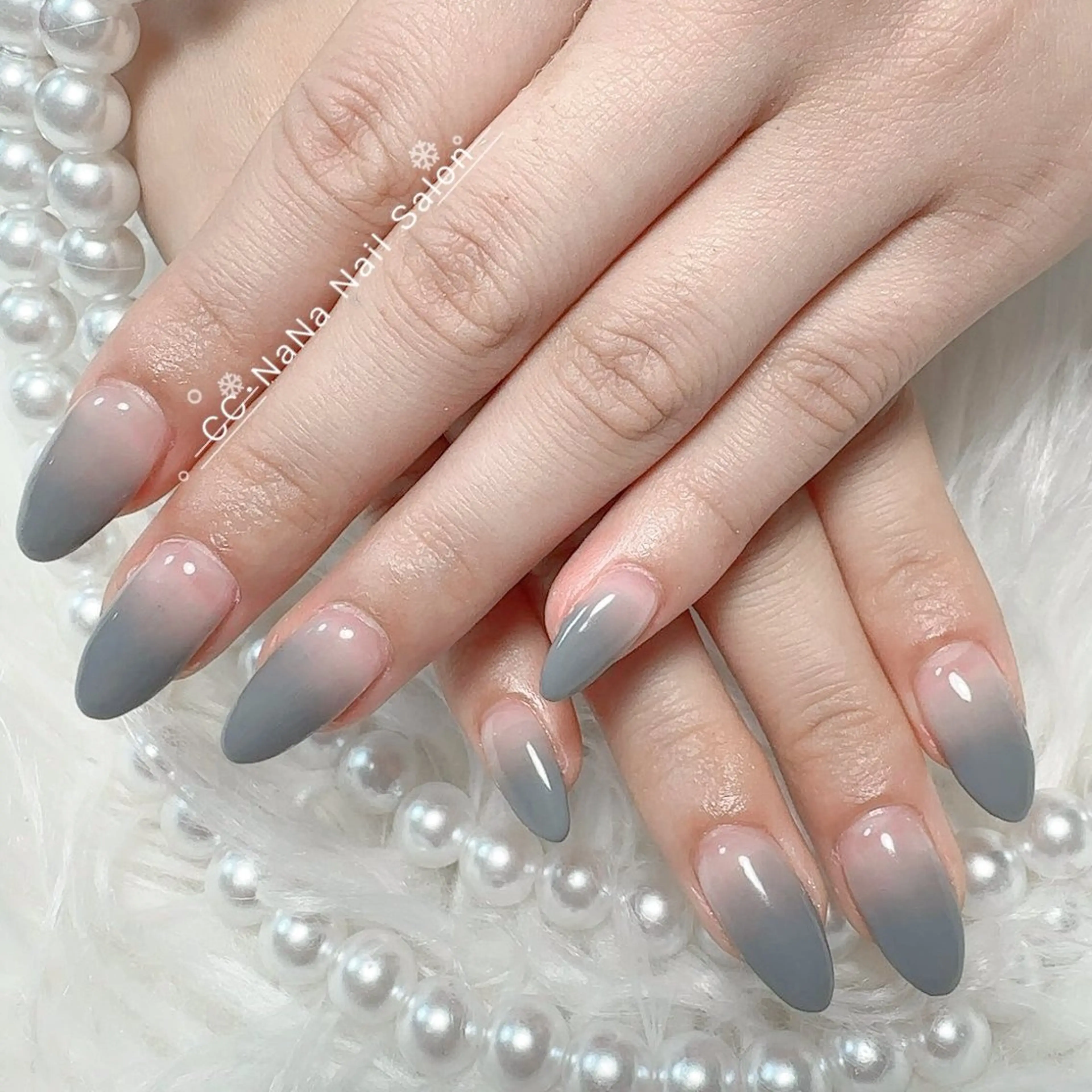 ネイル チークネイル フラッシュネイル ハート キラキラネイル 韓国ネイル ハンドネイル CC  NaNa ワンホンネイル🌙Nのネイルデザイン
