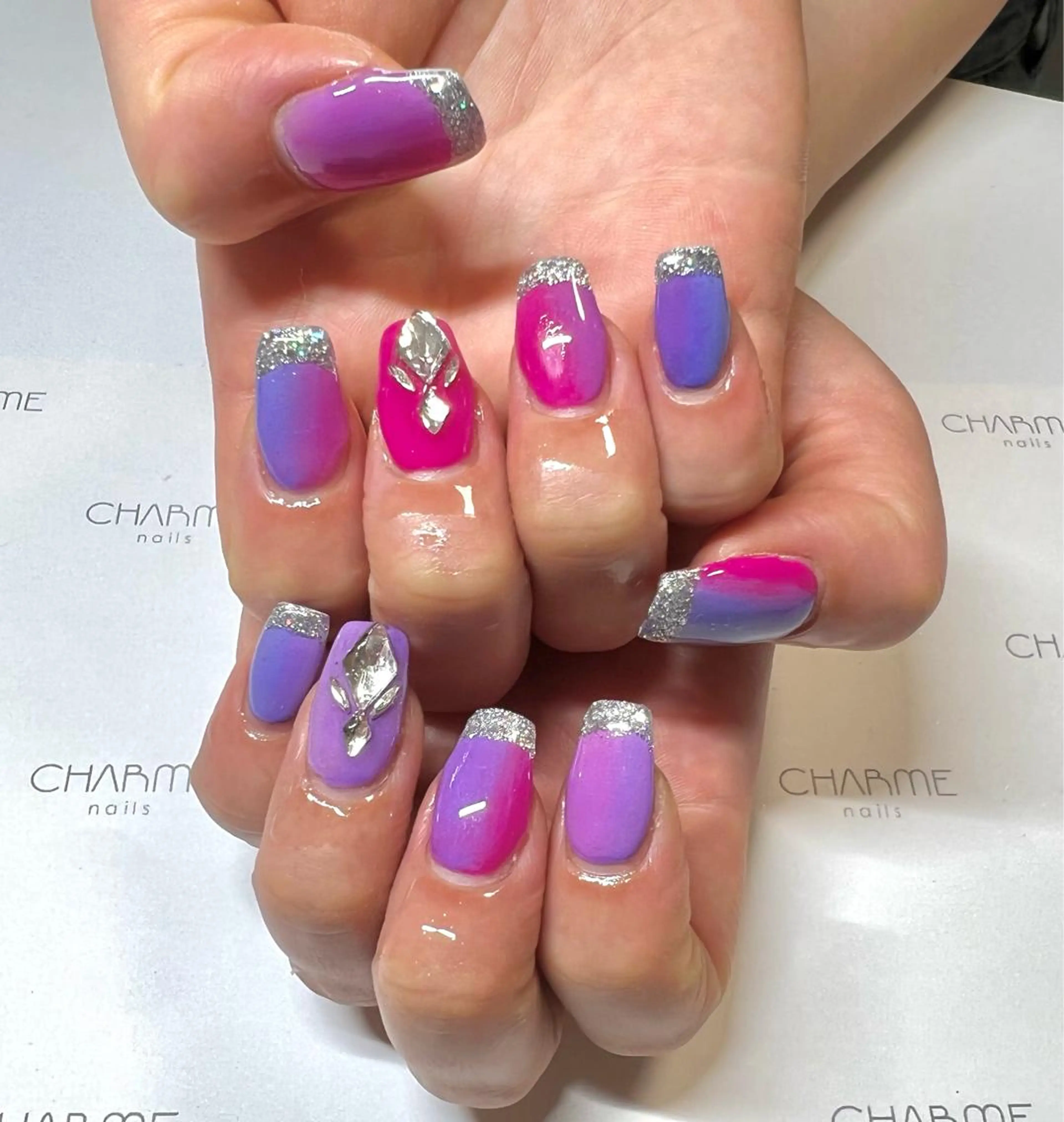 ネイル グラデーション ハンドネイル CHARME 🤎〔RINA〕のネイルデザイン
