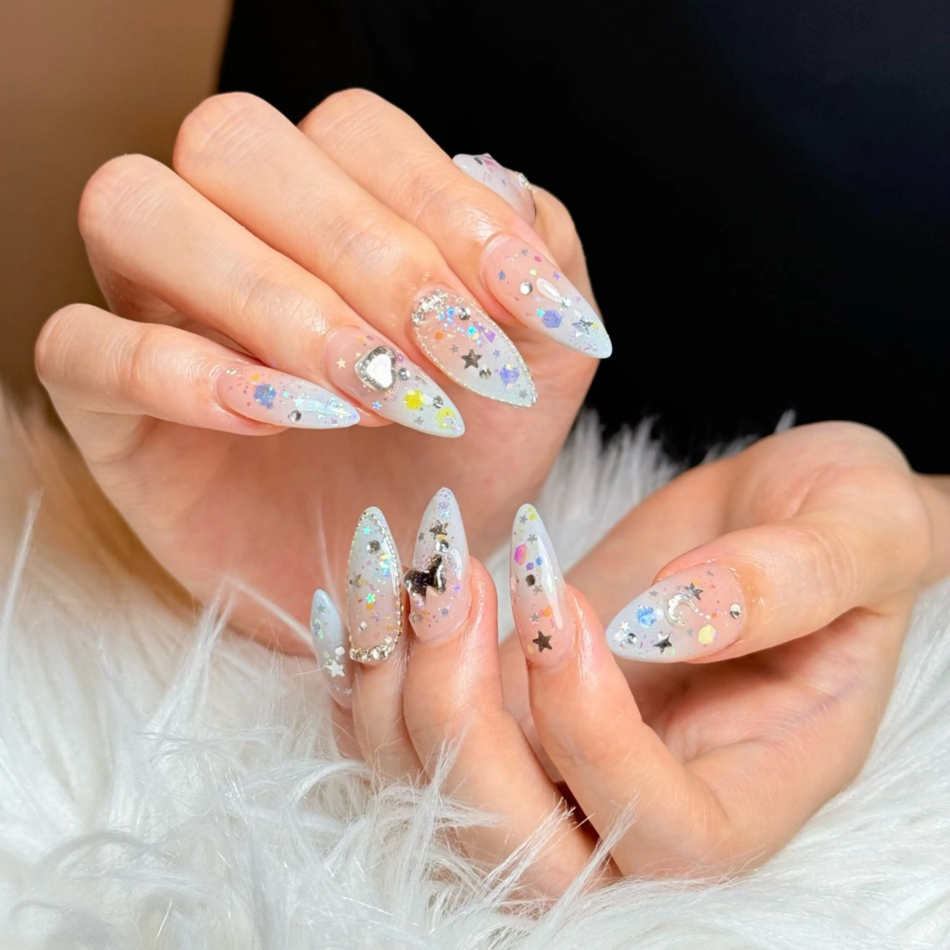 ネイル チークネイル フレンチネイル グラデーション キラキラネイル 韓国ネイル ハンドネイル Risa_ Nailのネイルデザイン